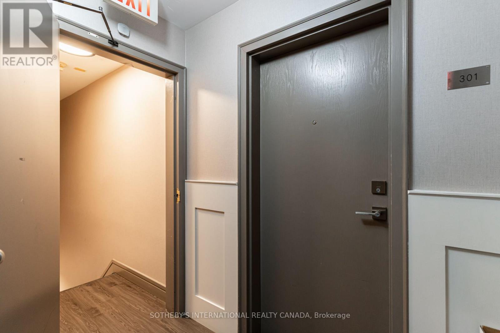 301 - 3069 Lakeshore Boulevard Property Photo 4