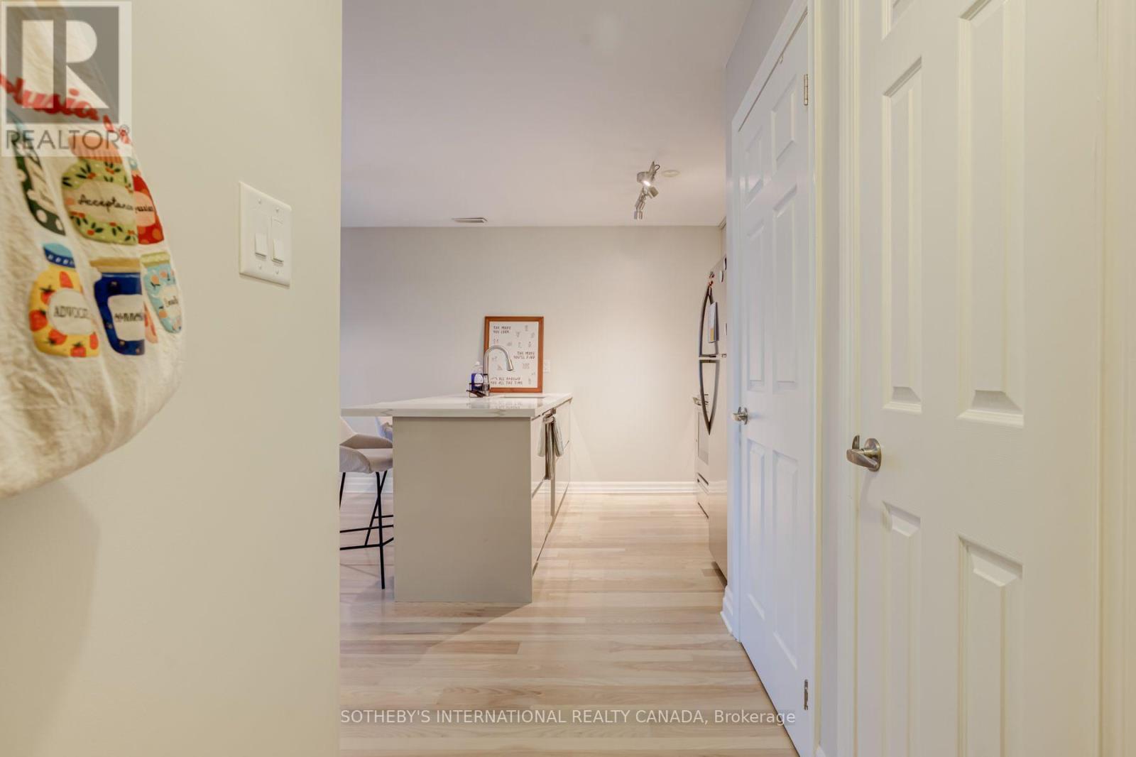 301 - 3069 Lakeshore Boulevard Property Photo 6