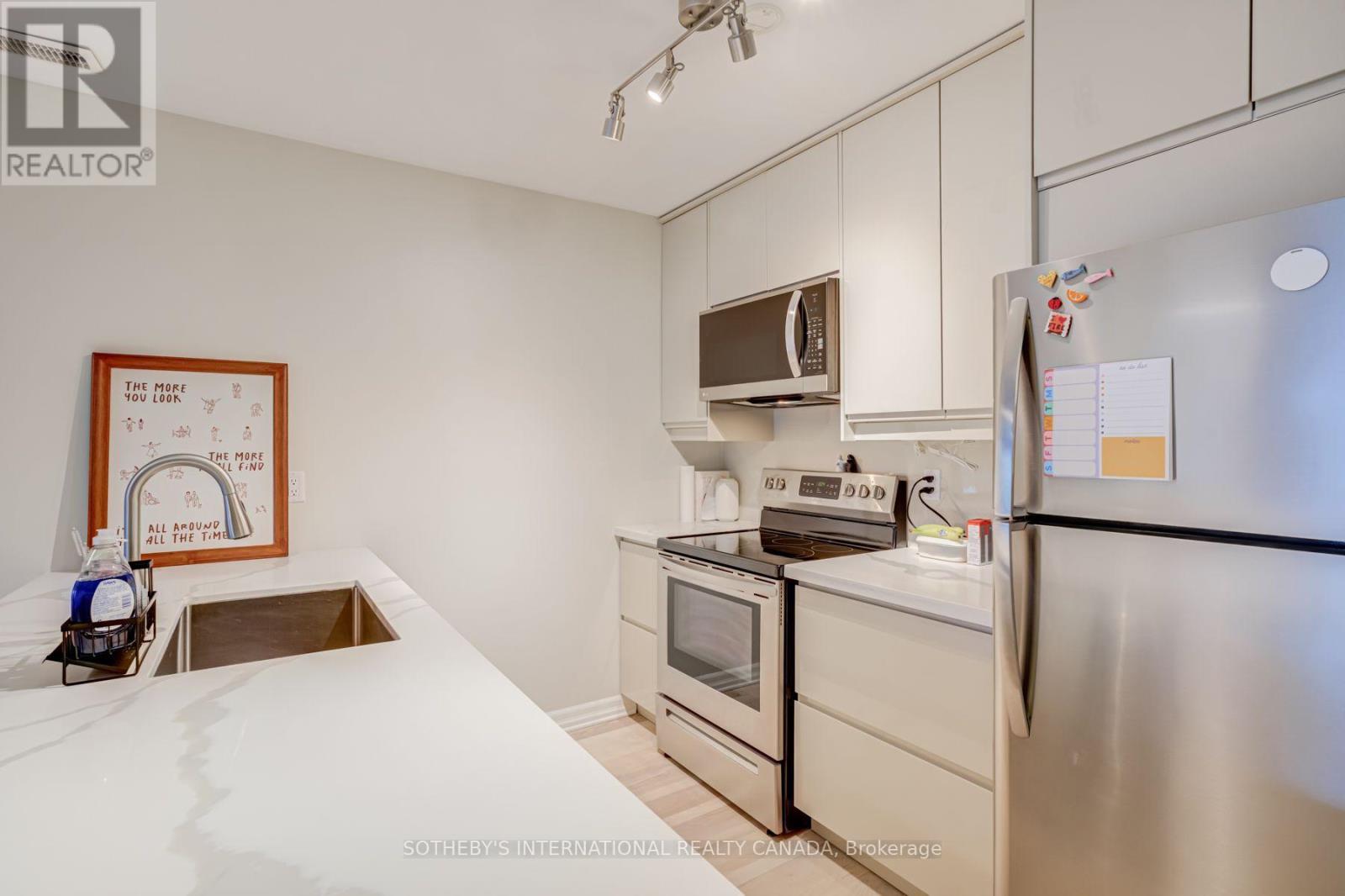 301 - 3069 Lakeshore Boulevard Property Photo 7