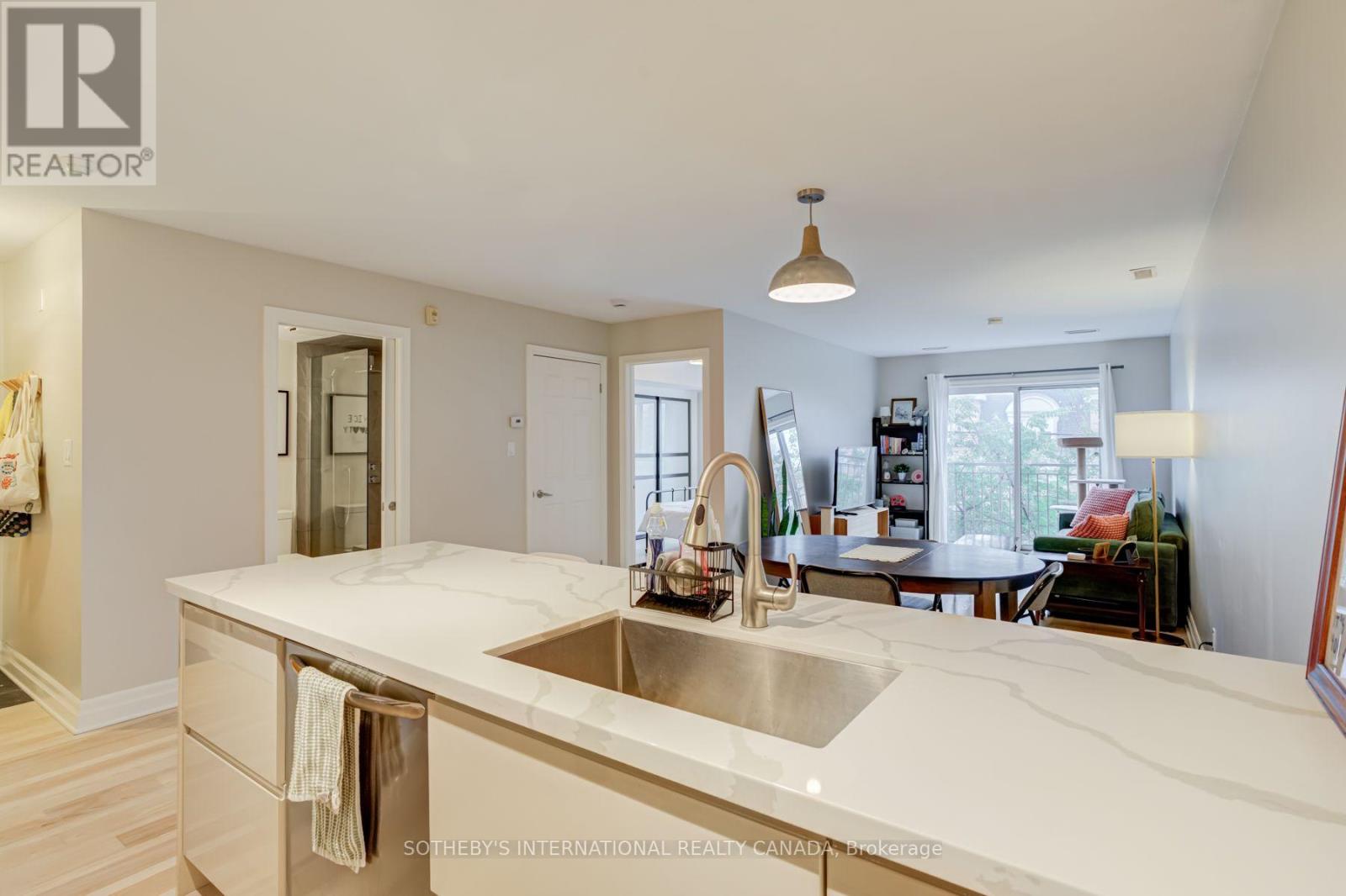 301 - 3069 Lakeshore Boulevard Property Photo 11