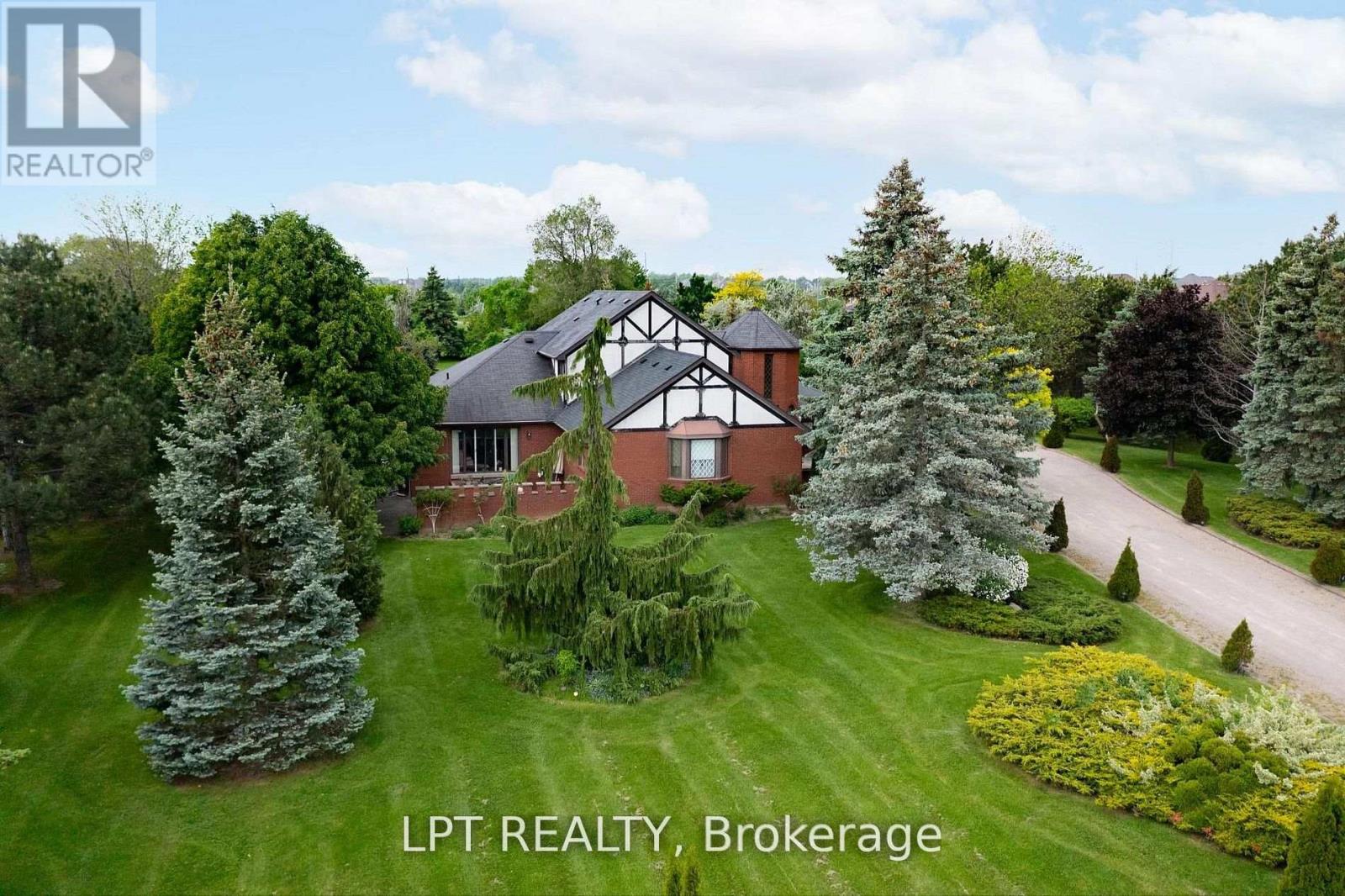 6 FENTON WAY Property Photo 1