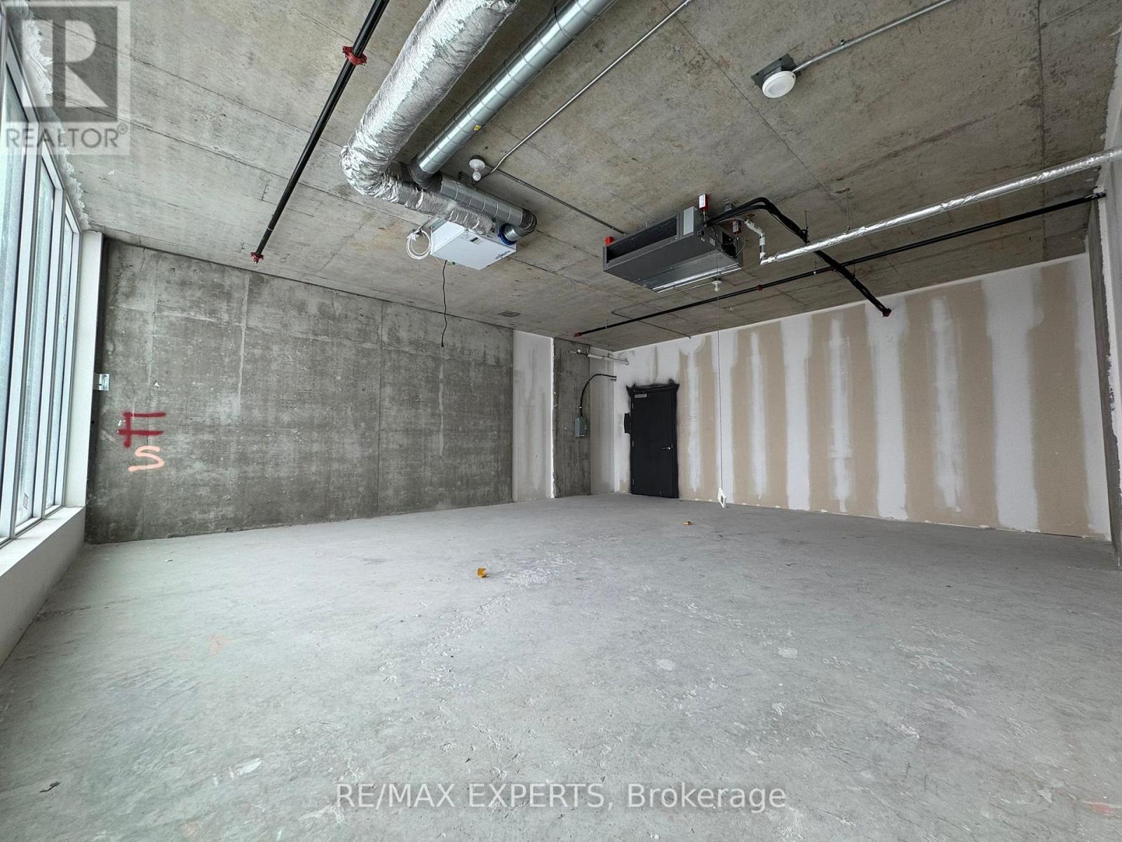 204 - 600 Dixon Road Property Photo 11