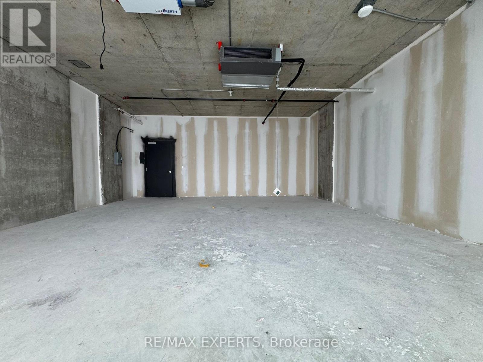 204 - 600 Dixon Road Property Photo 12