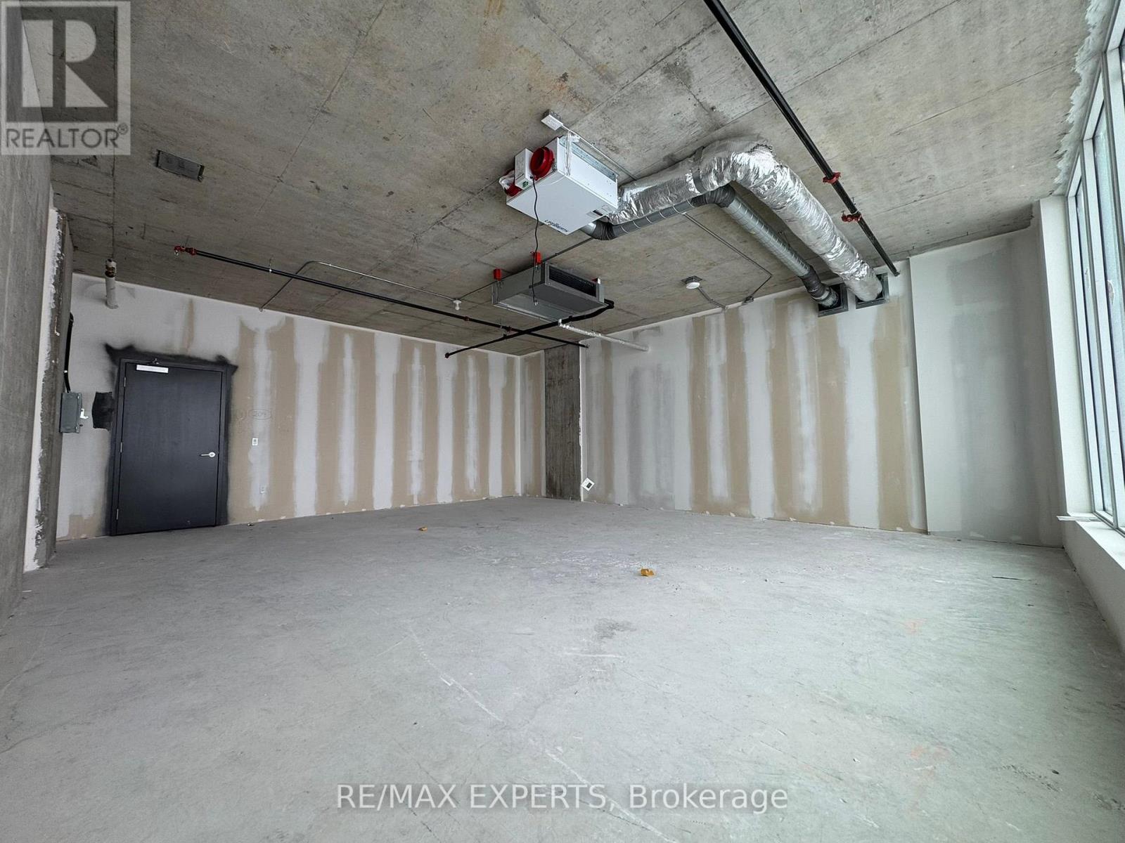 204 - 600 Dixon Road Property Photo 13