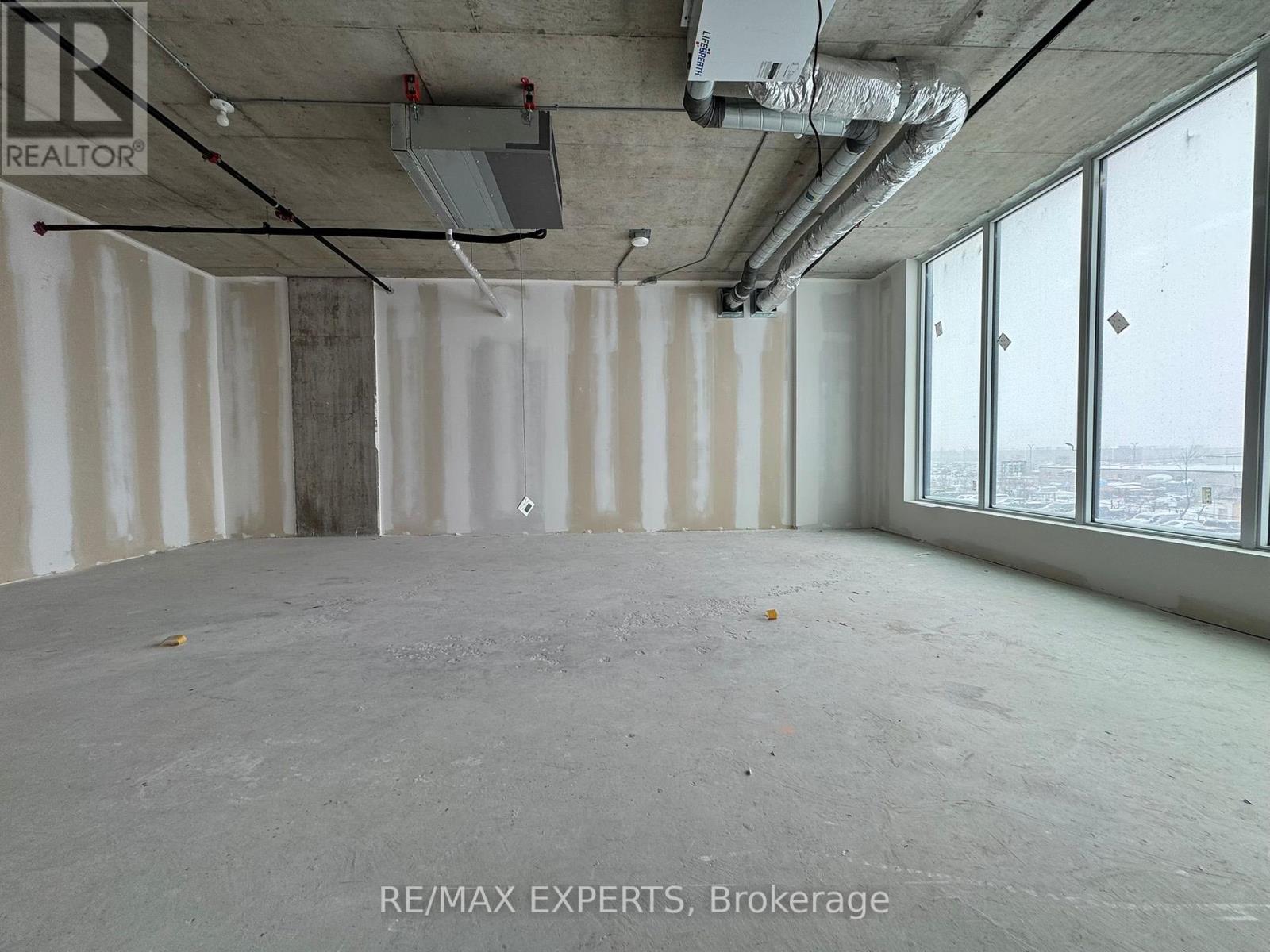 204 - 600 Dixon Road Property Photo 14