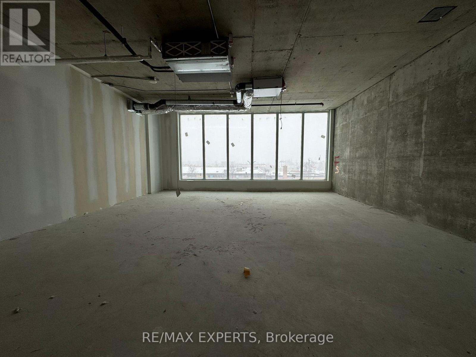 204 - 600 Dixon Road Property Photo 16
