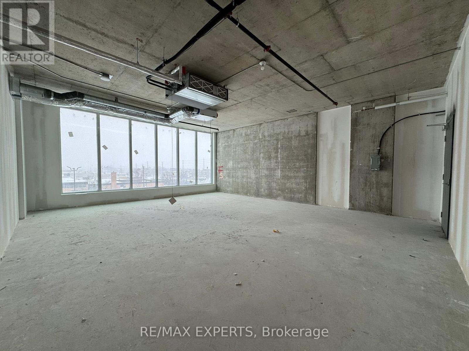204 - 600 Dixon Road Property Photo 17