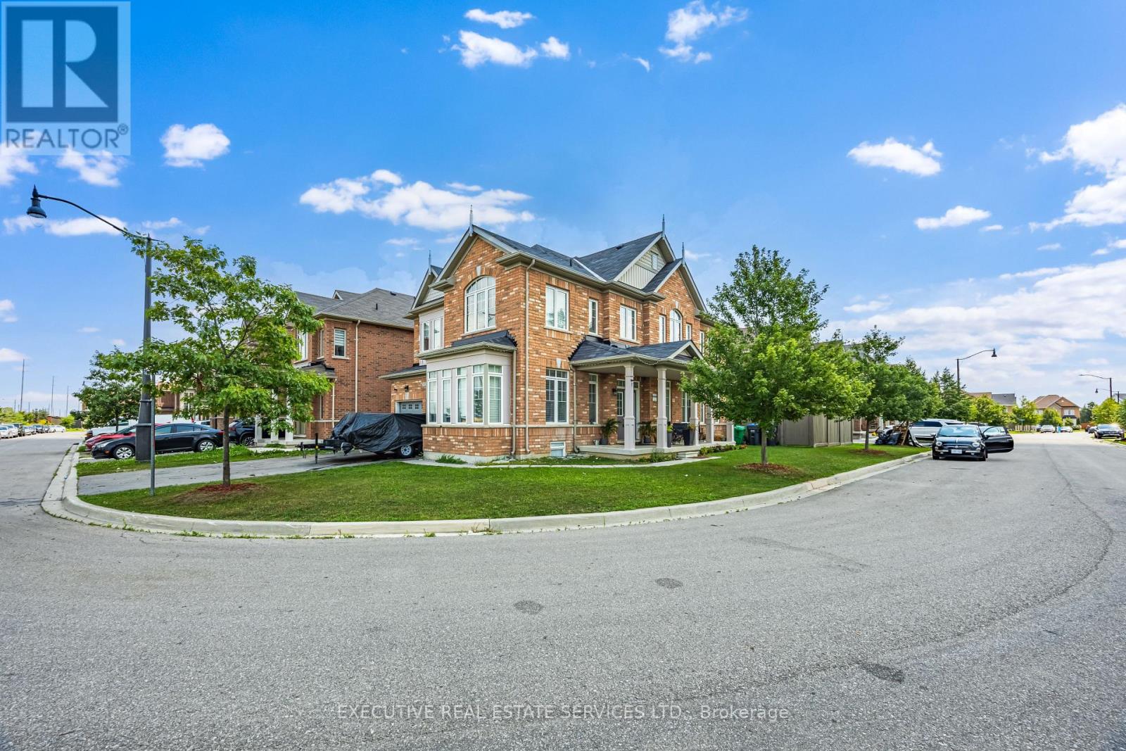 61 Truro Circle N Property Photo 3