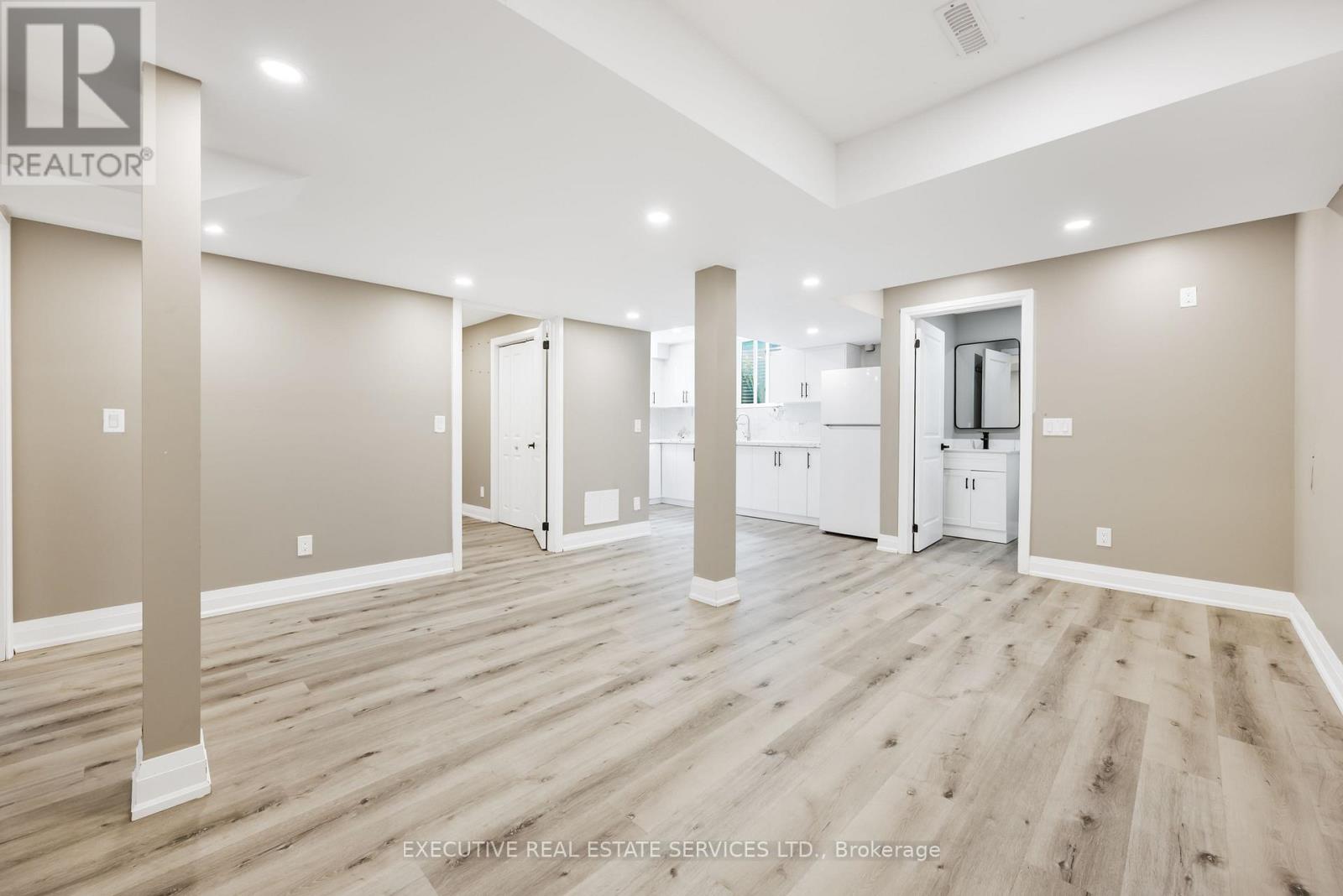 61 Truro Circle N Property Photo 10