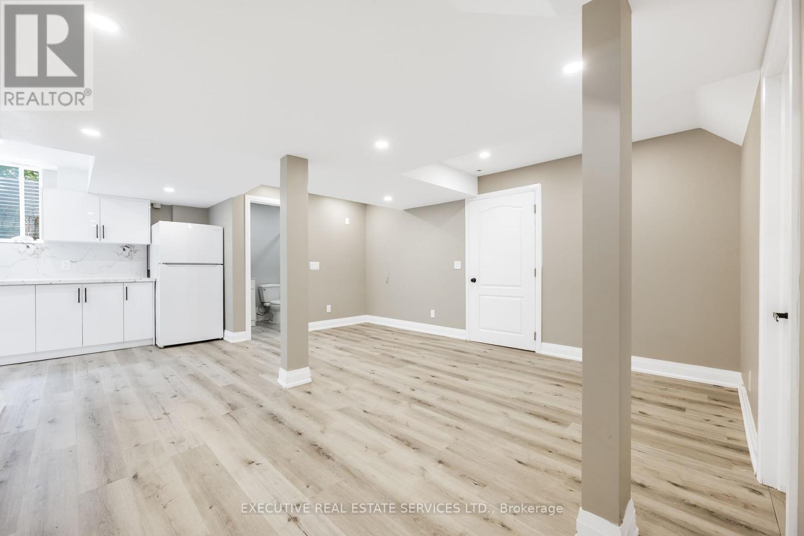 61 Truro Circle N Property Photo 11