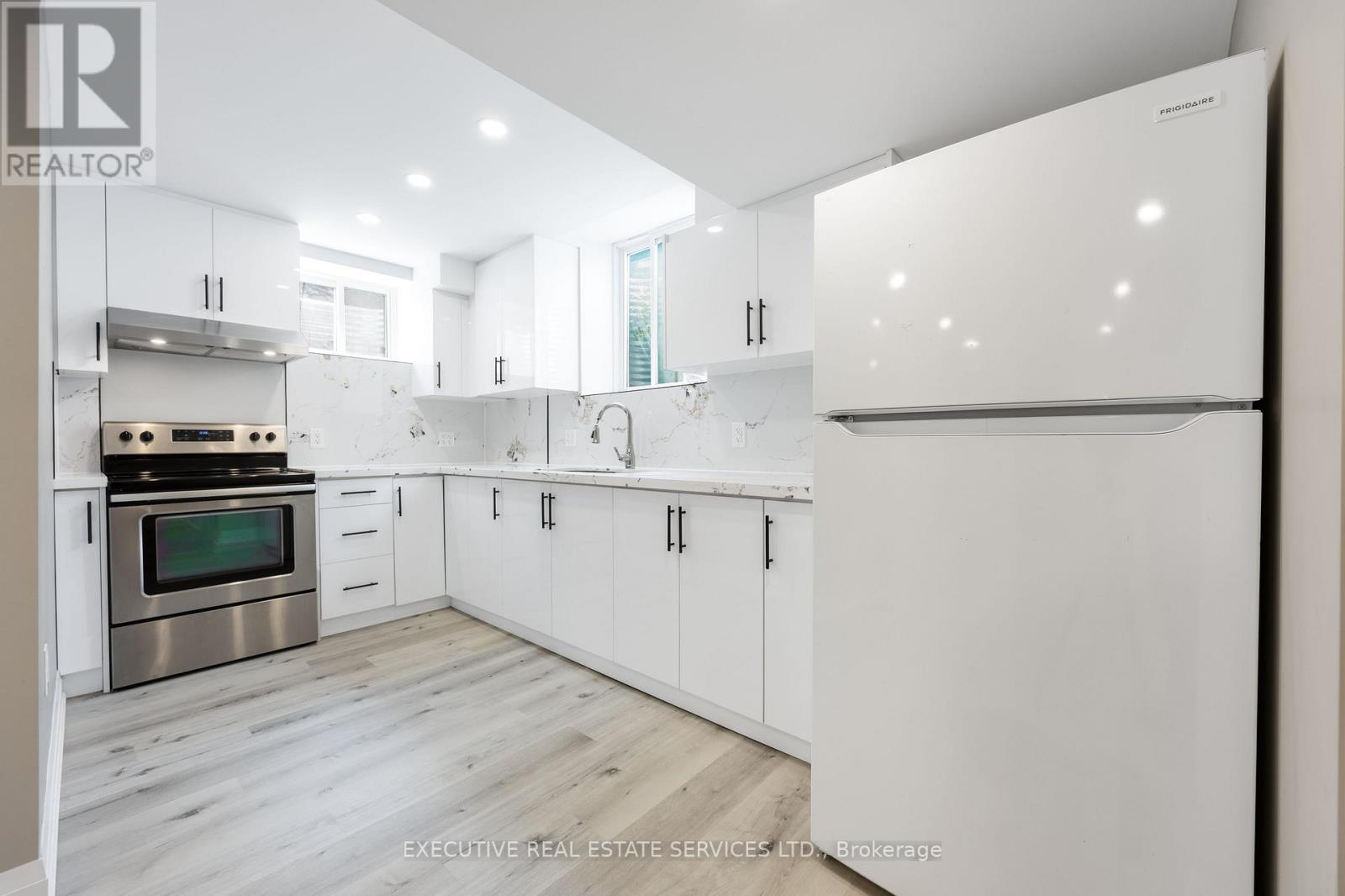 61 Truro Circle N Property Photo 13