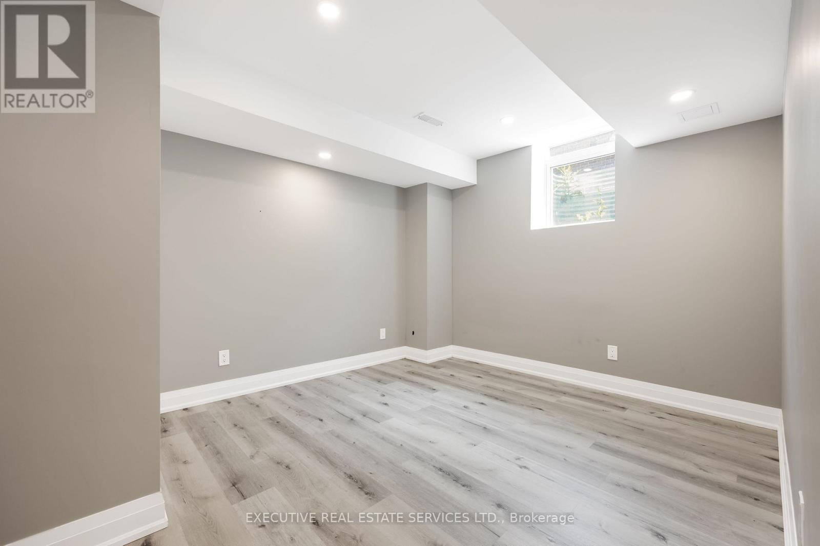 61 Truro Circle N Property Photo 17