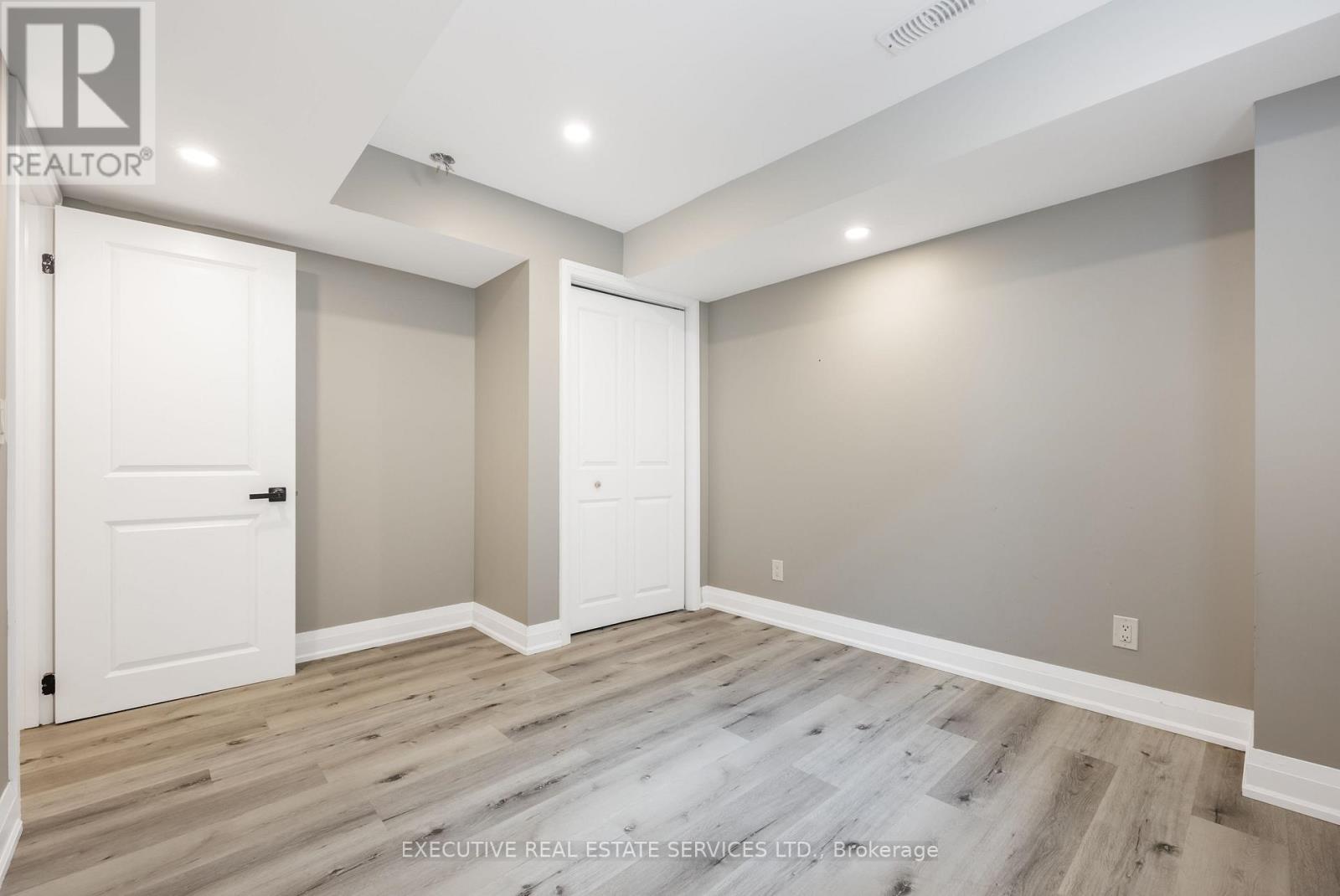 61 Truro Circle N Property Photo 18