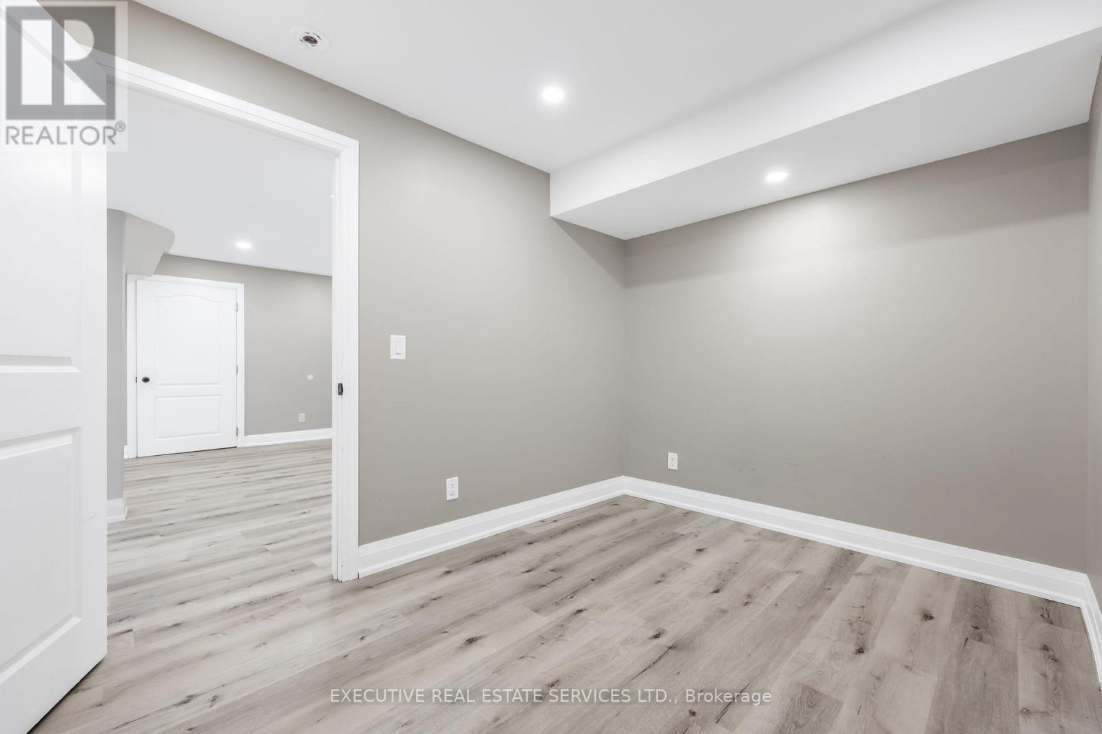 61 Truro Circle N Property Photo 20