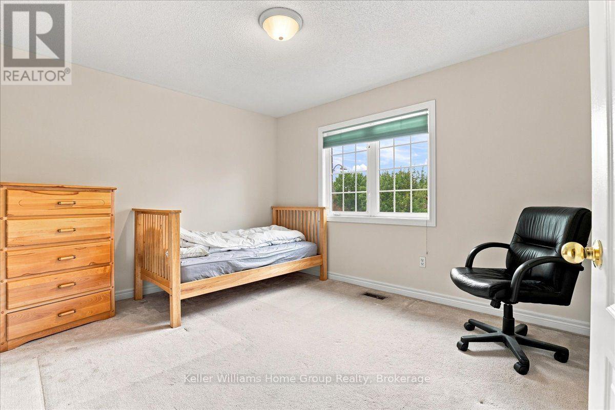 12 Thorndale Road Property Photo 20