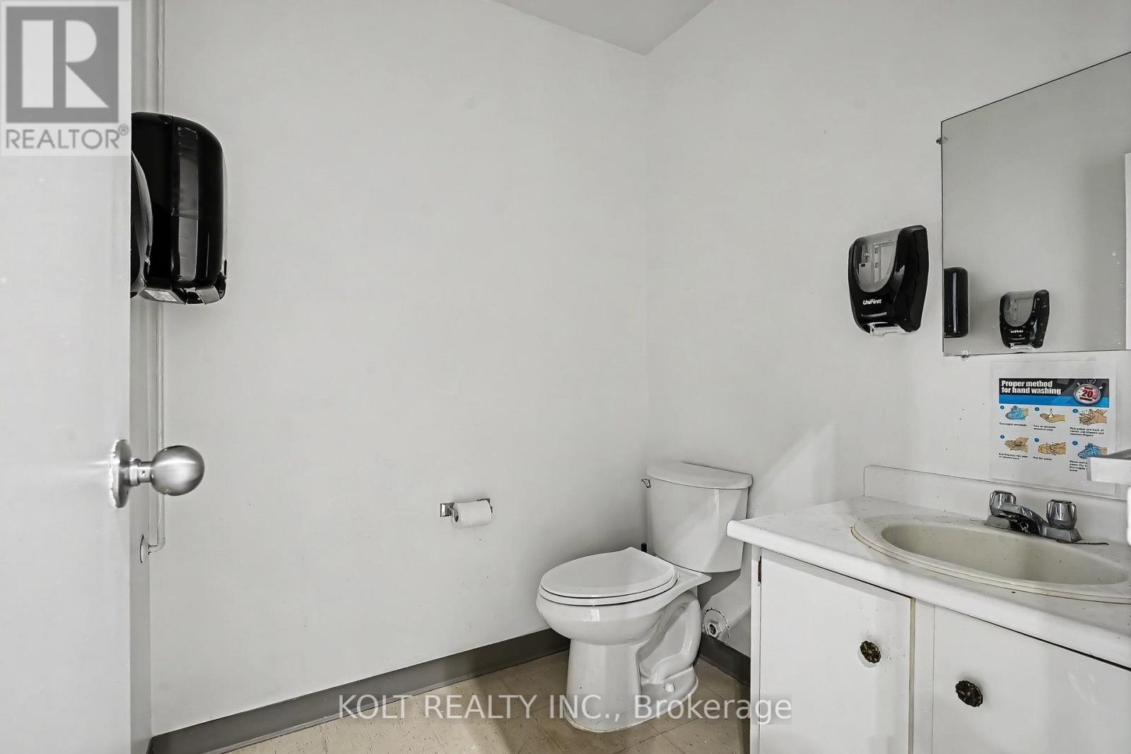 24 - 190 Britannia Road E Property Photo 14