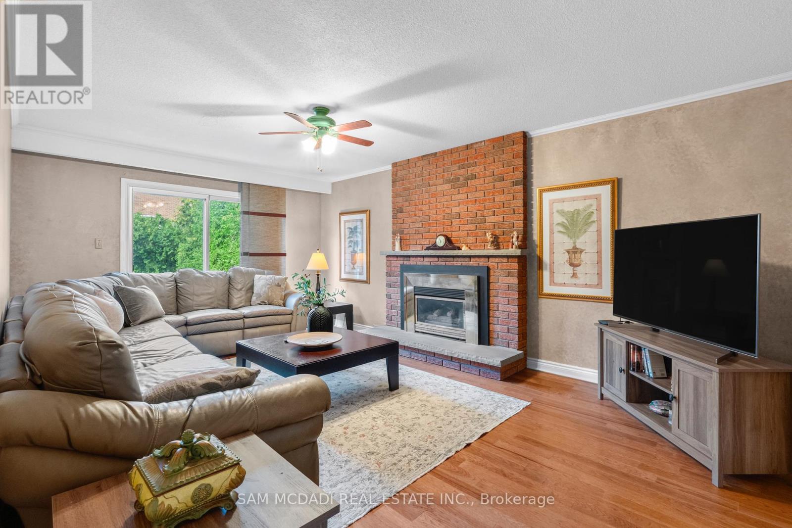 1077 Saginaw Crescent Property Photo 8