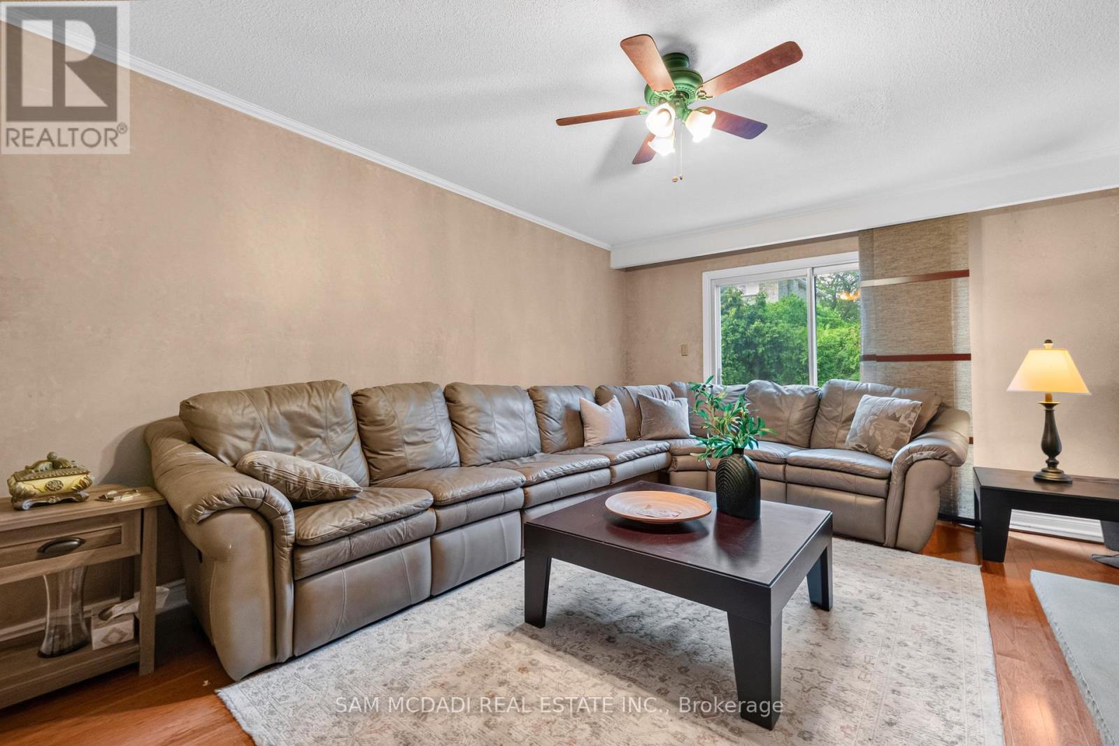 1077 Saginaw Crescent Property Photo 9