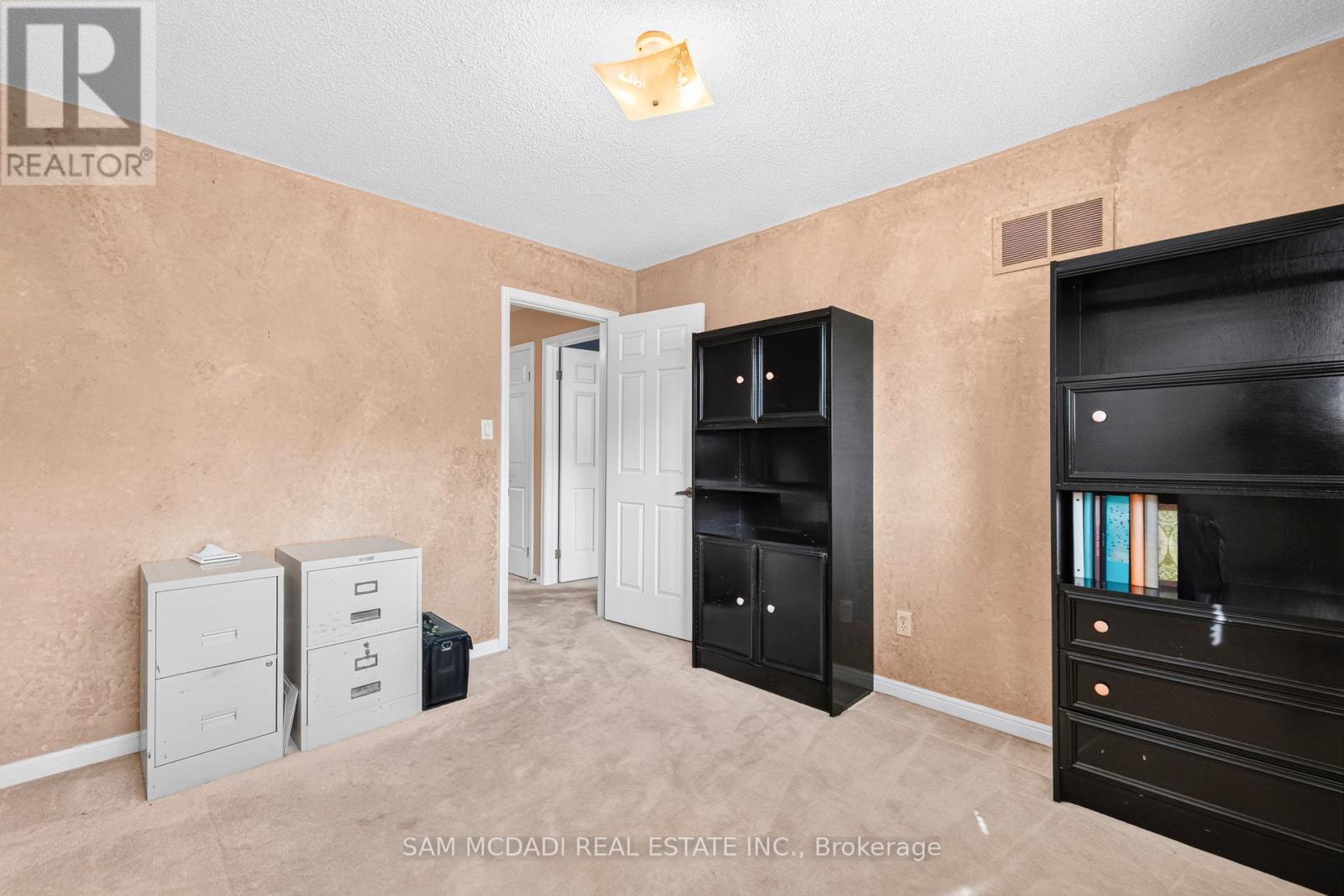 1077 Saginaw Crescent Property Photo 30