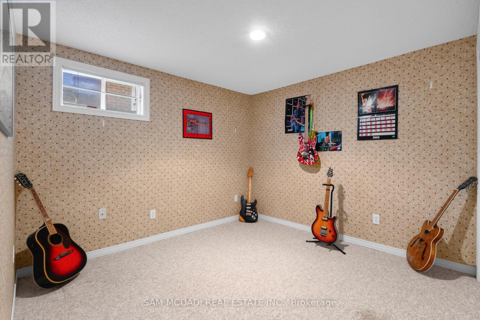 1077 Saginaw Crescent Property Photo 37