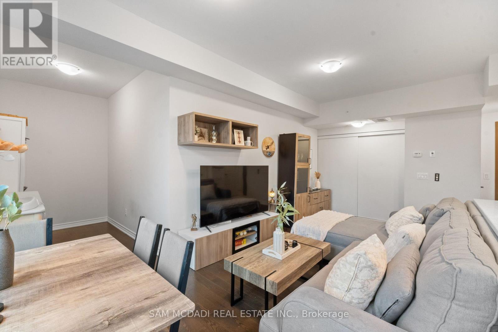308 - 215 Broadway Street Property Photo 7