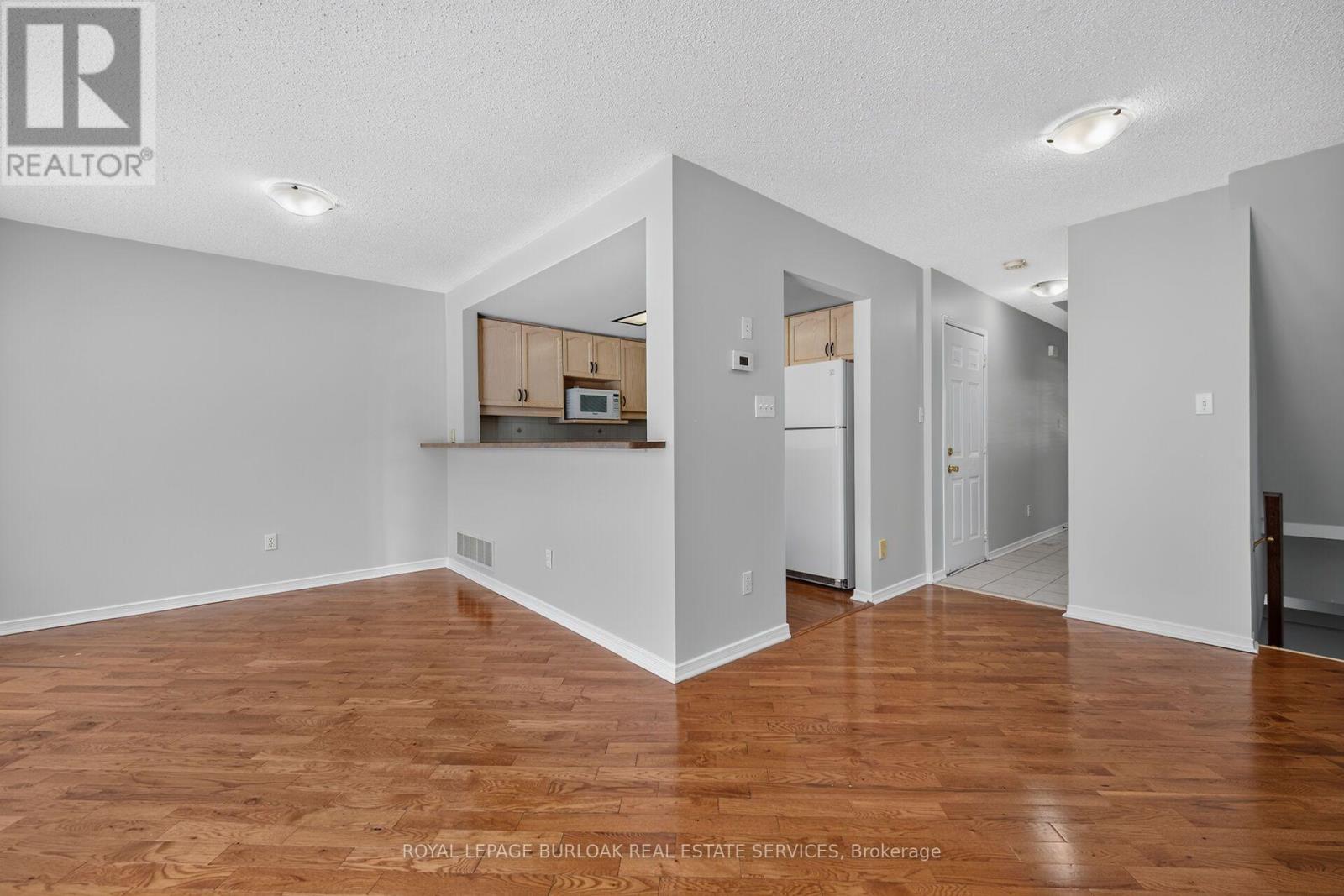 72 - 3333 New Street Property Photo 12