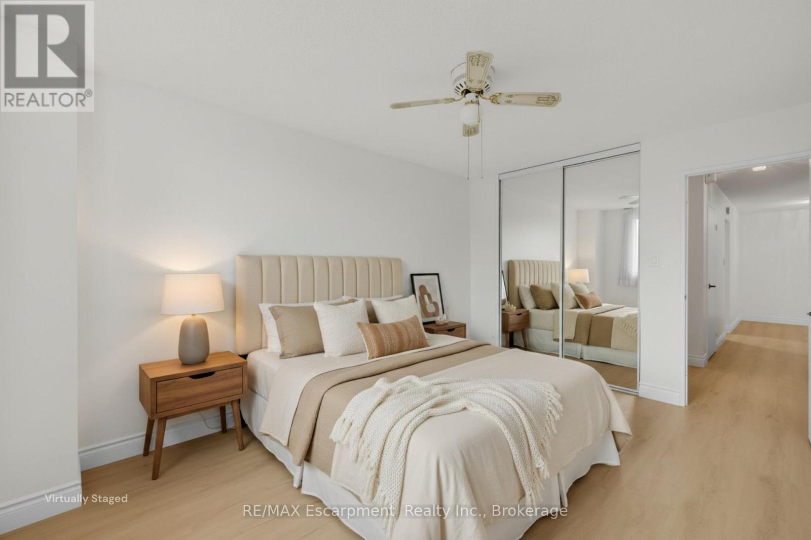 310 - 975 Warwick Court Property Photo 18