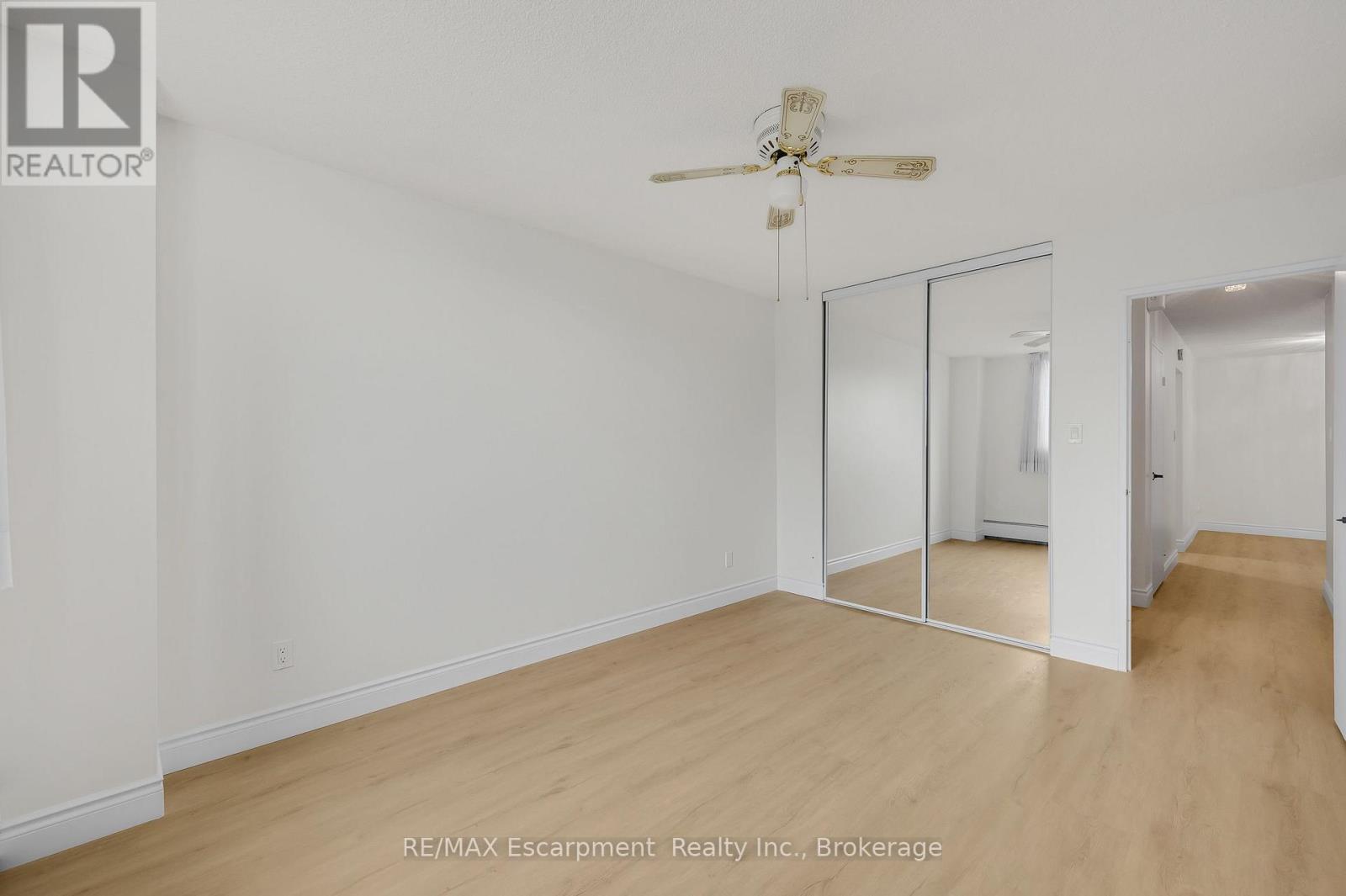 310 - 975 Warwick Court Property Photo 20