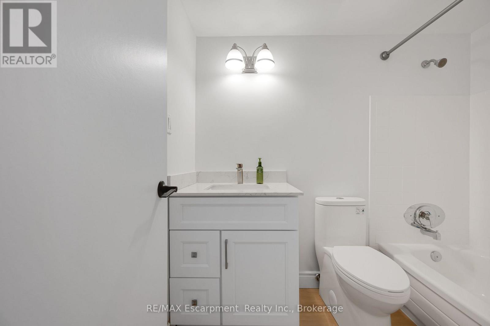310 - 975 Warwick Court Property Photo 21