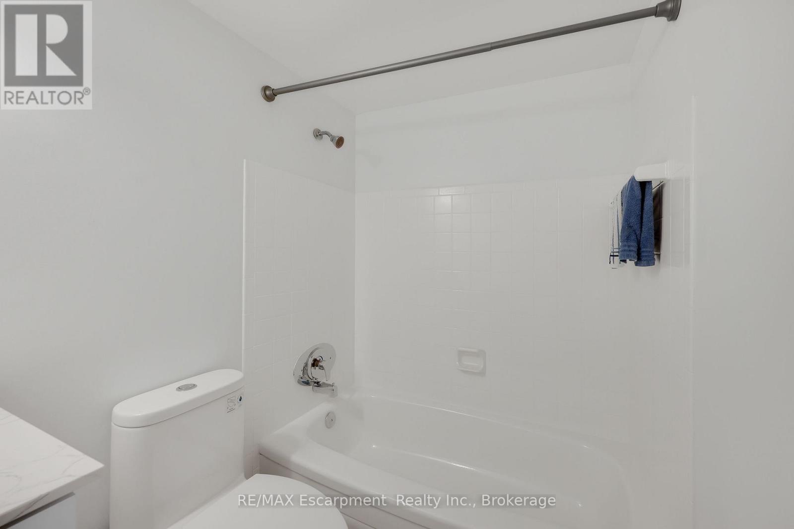 310 - 975 Warwick Court Property Photo 22