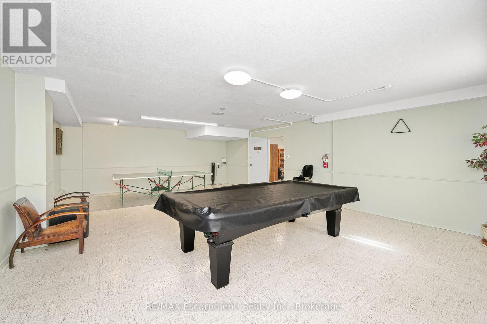 310 - 975 Warwick Court Property Photo 32