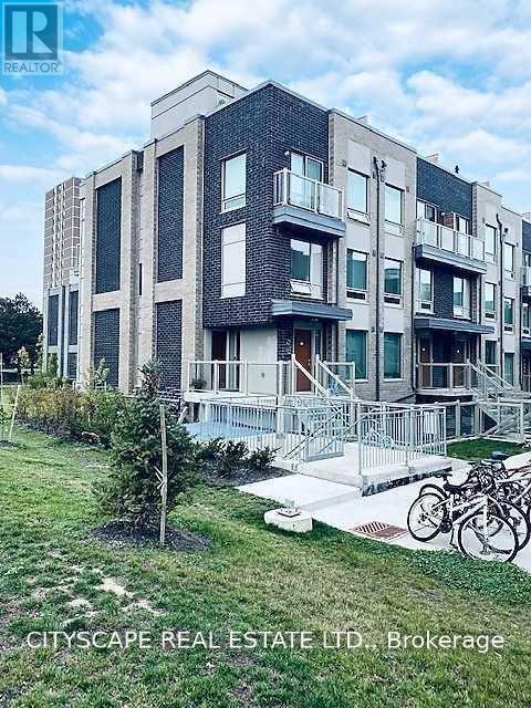 213 - 7 APPLEWOOD LANE
