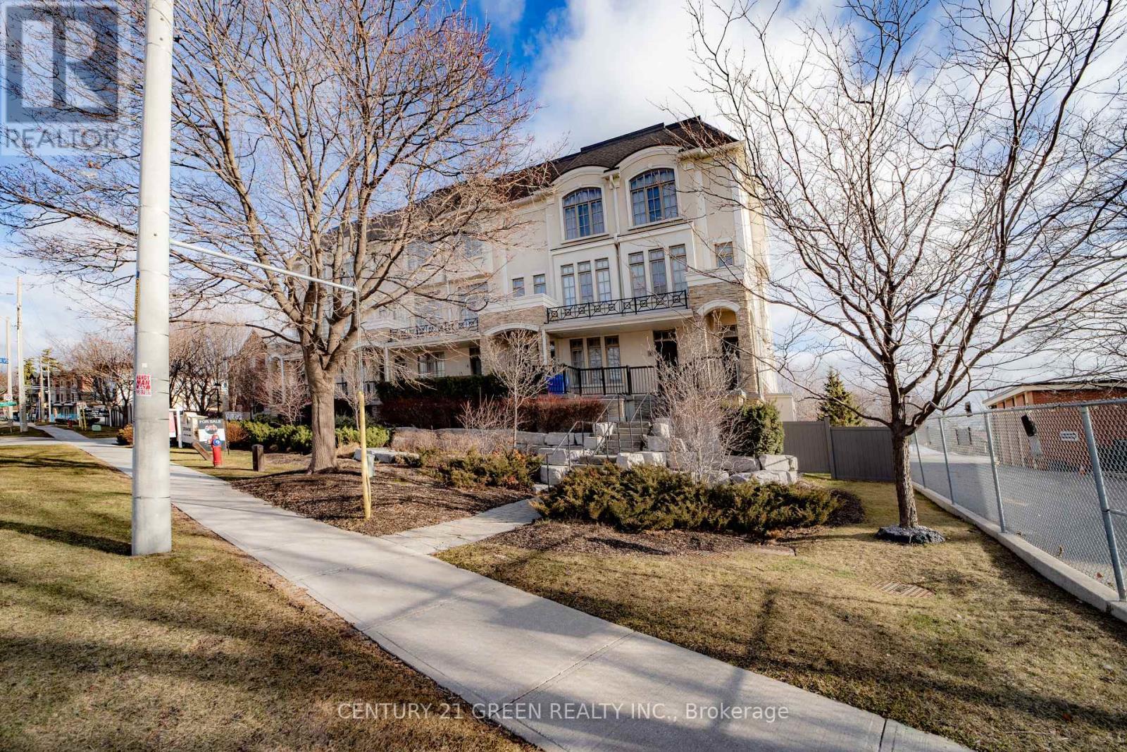 5 - 3071 Cawthra Road Property Photo 1