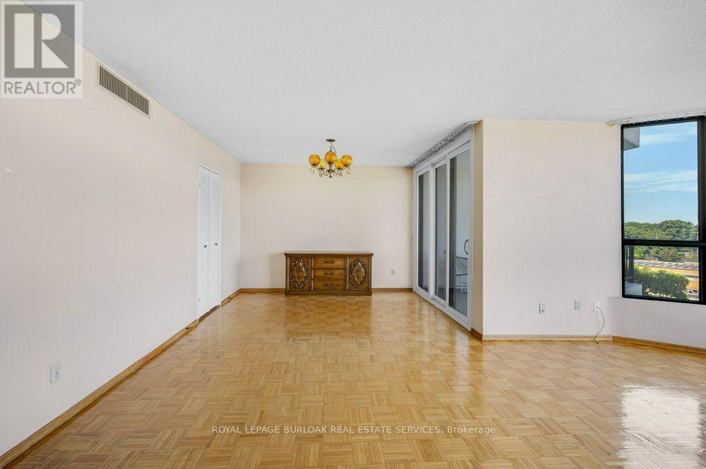 718 - 1333 Bloor Street Property Photo 10