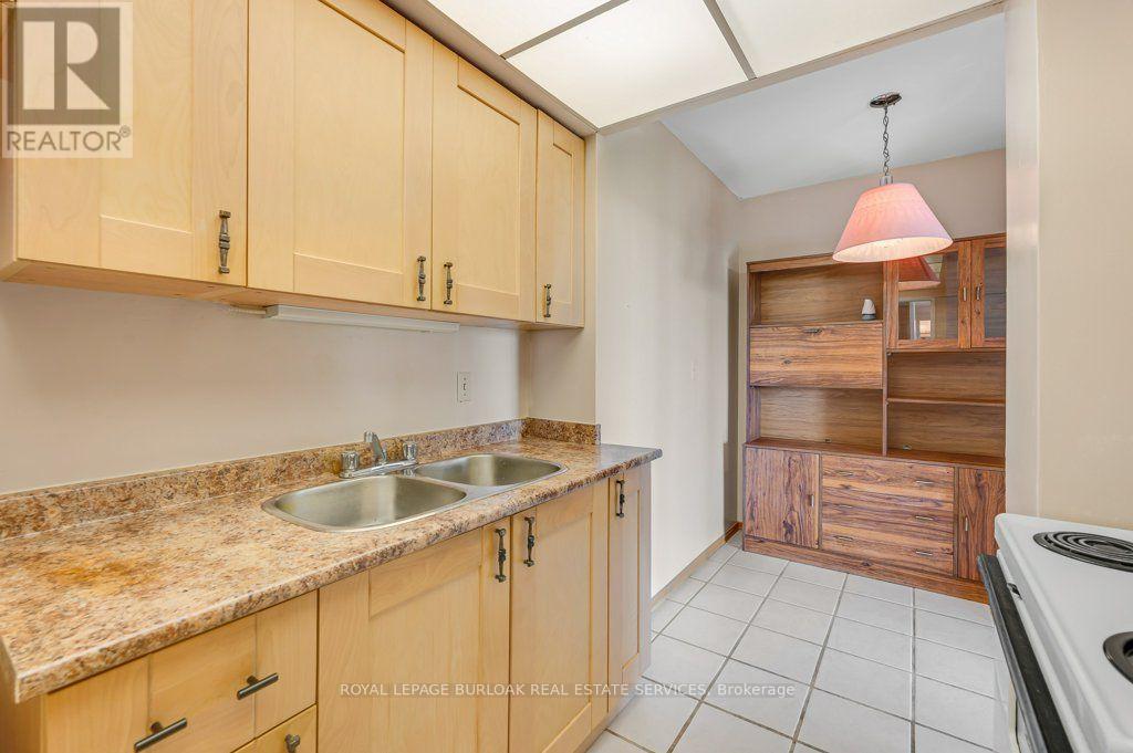 718 - 1333 Bloor Street Property Photo 11