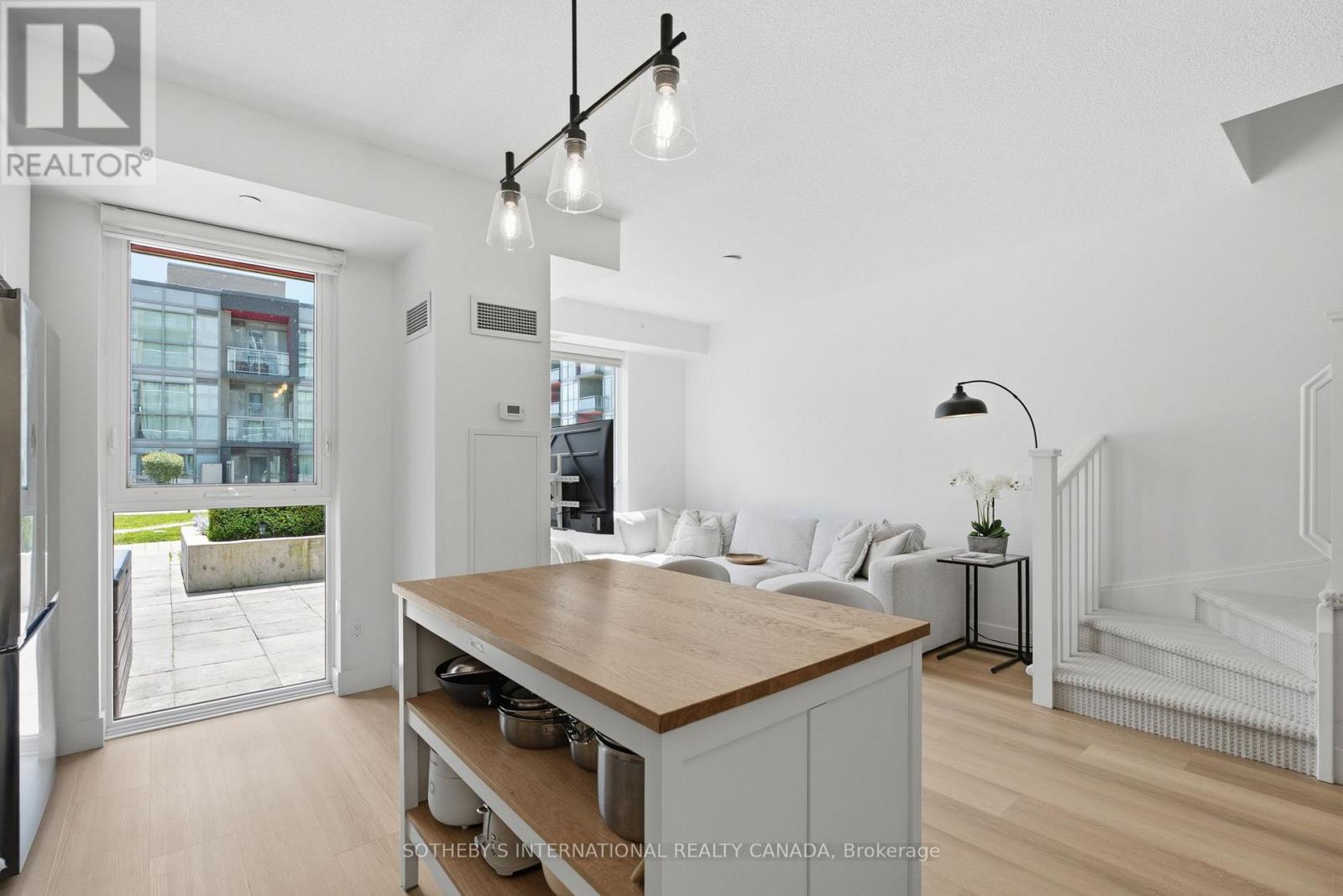 A201 - 5230 Dundas Street Property Photo 8
