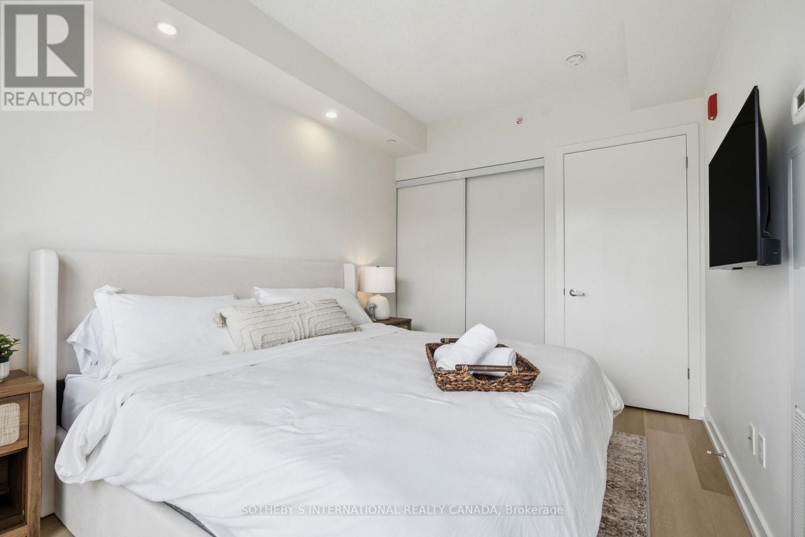A201 - 5230 Dundas Street Property Photo 25