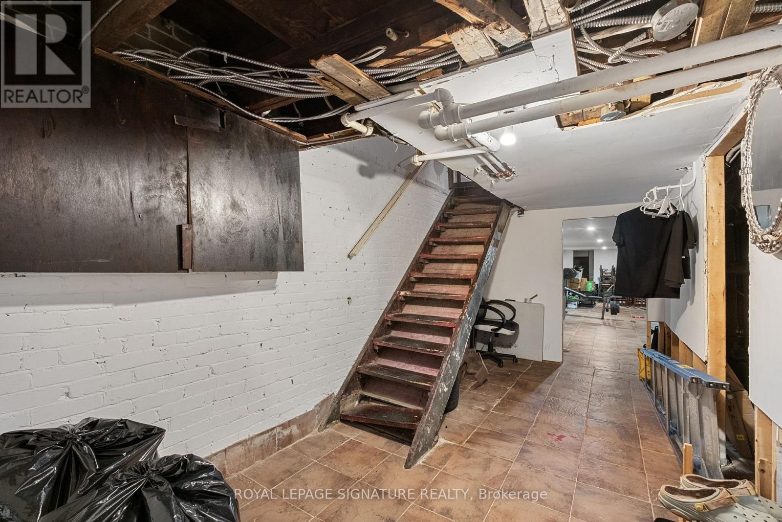 1310 St Clair Avenue W Property Photo 20