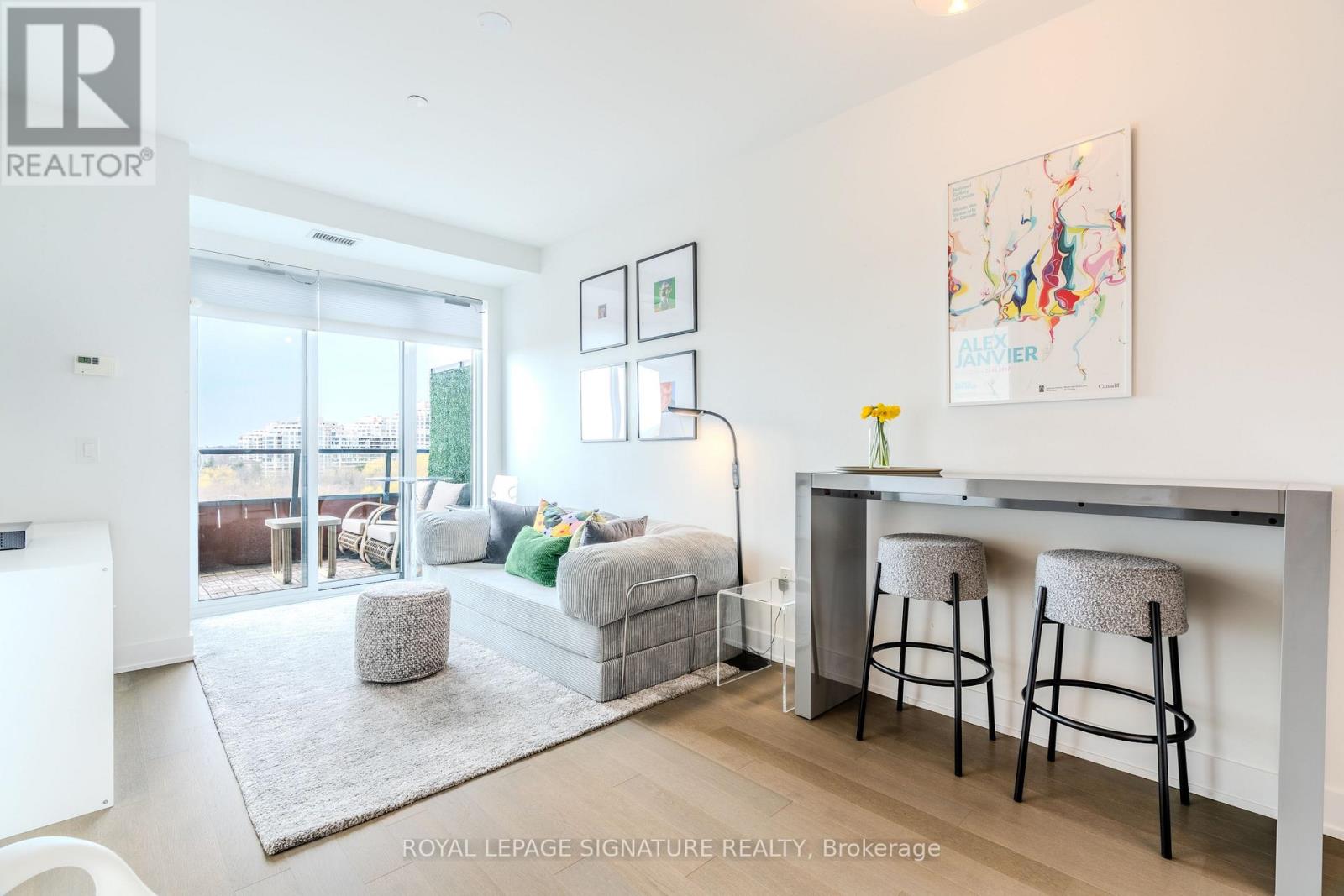 515 - 20 Shore Breeze Drive Property Photo 1