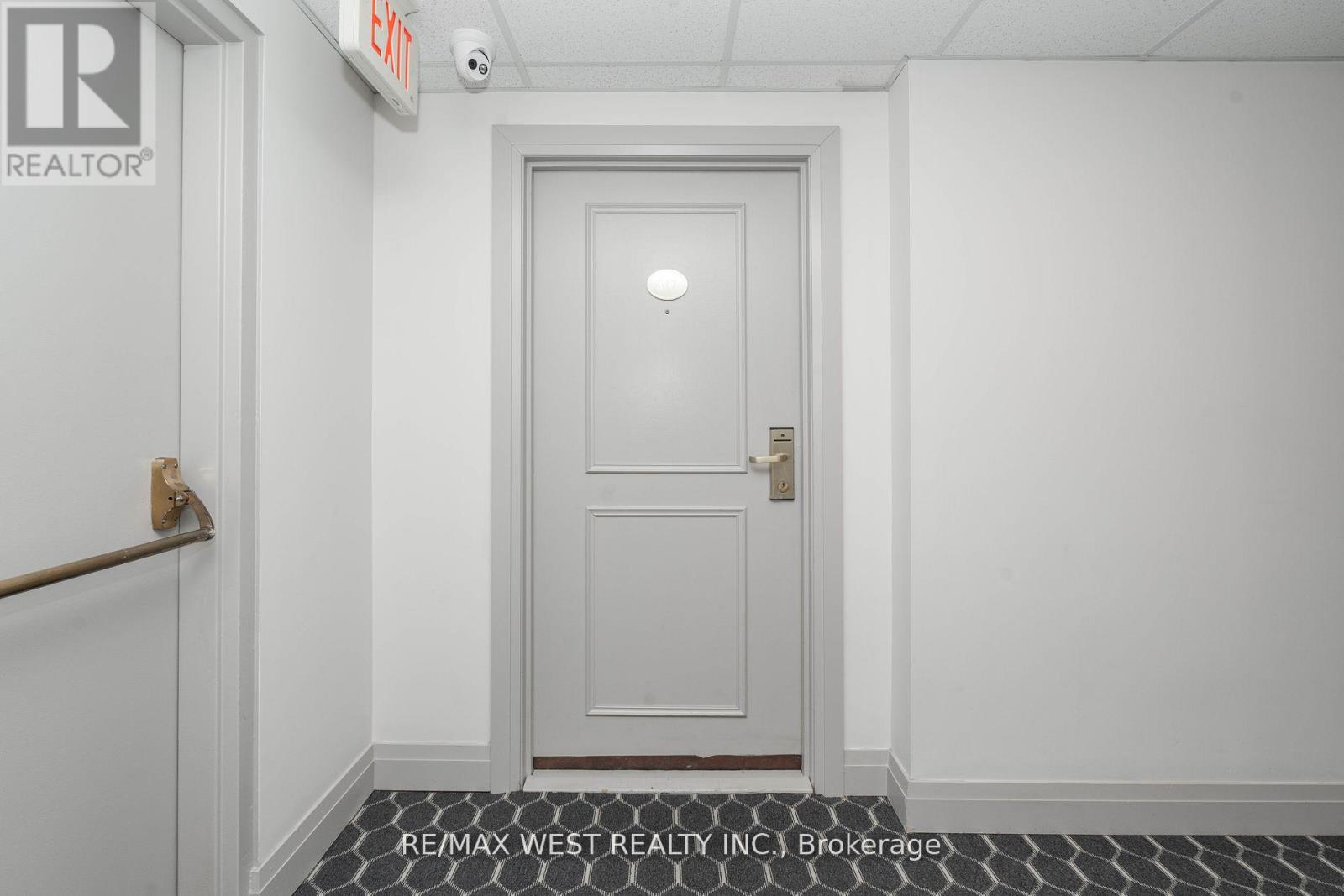 817 - 2737 Keele Street Property Photo 4