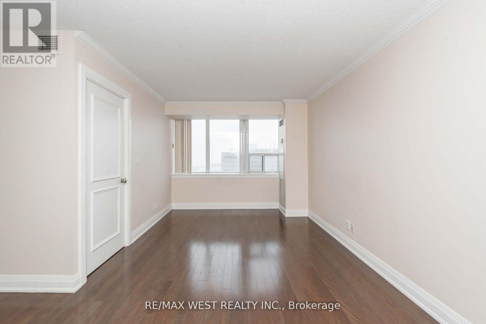 817 - 2737 Keele Street Property Photo 7