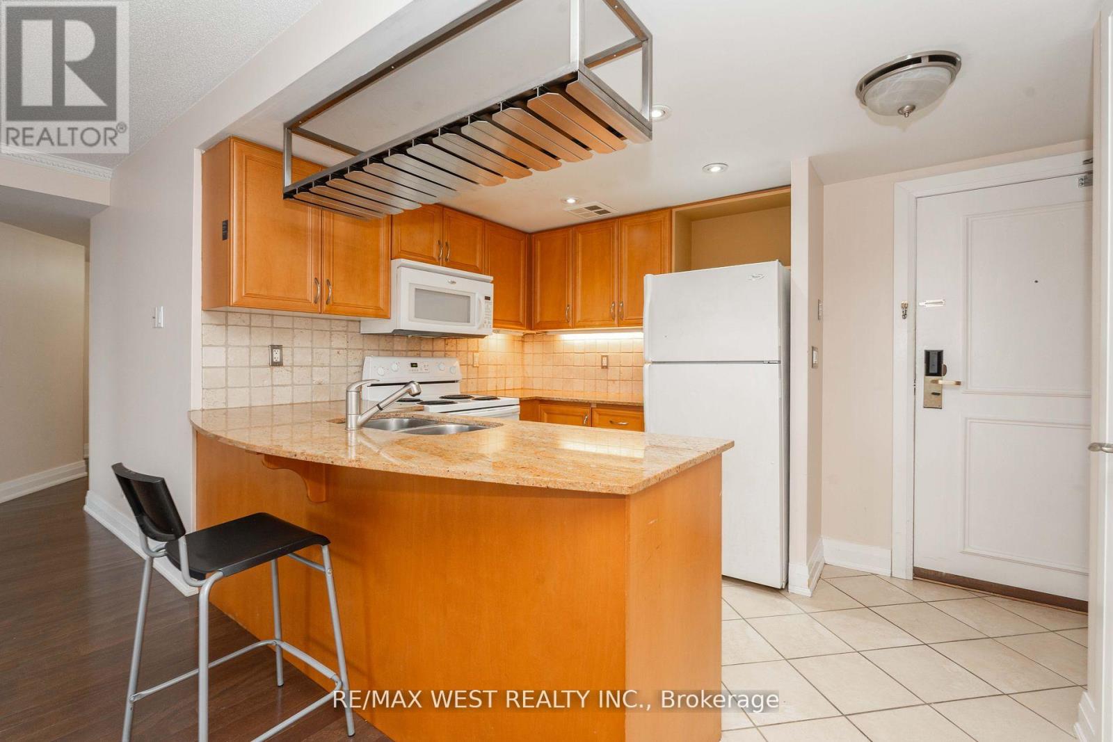 817 - 2737 Keele Street Property Photo 10