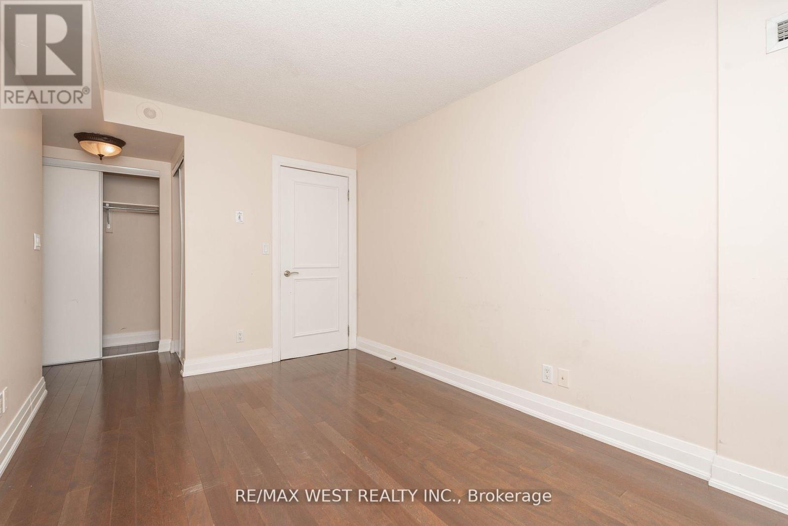 817 - 2737 Keele Street Property Photo 16