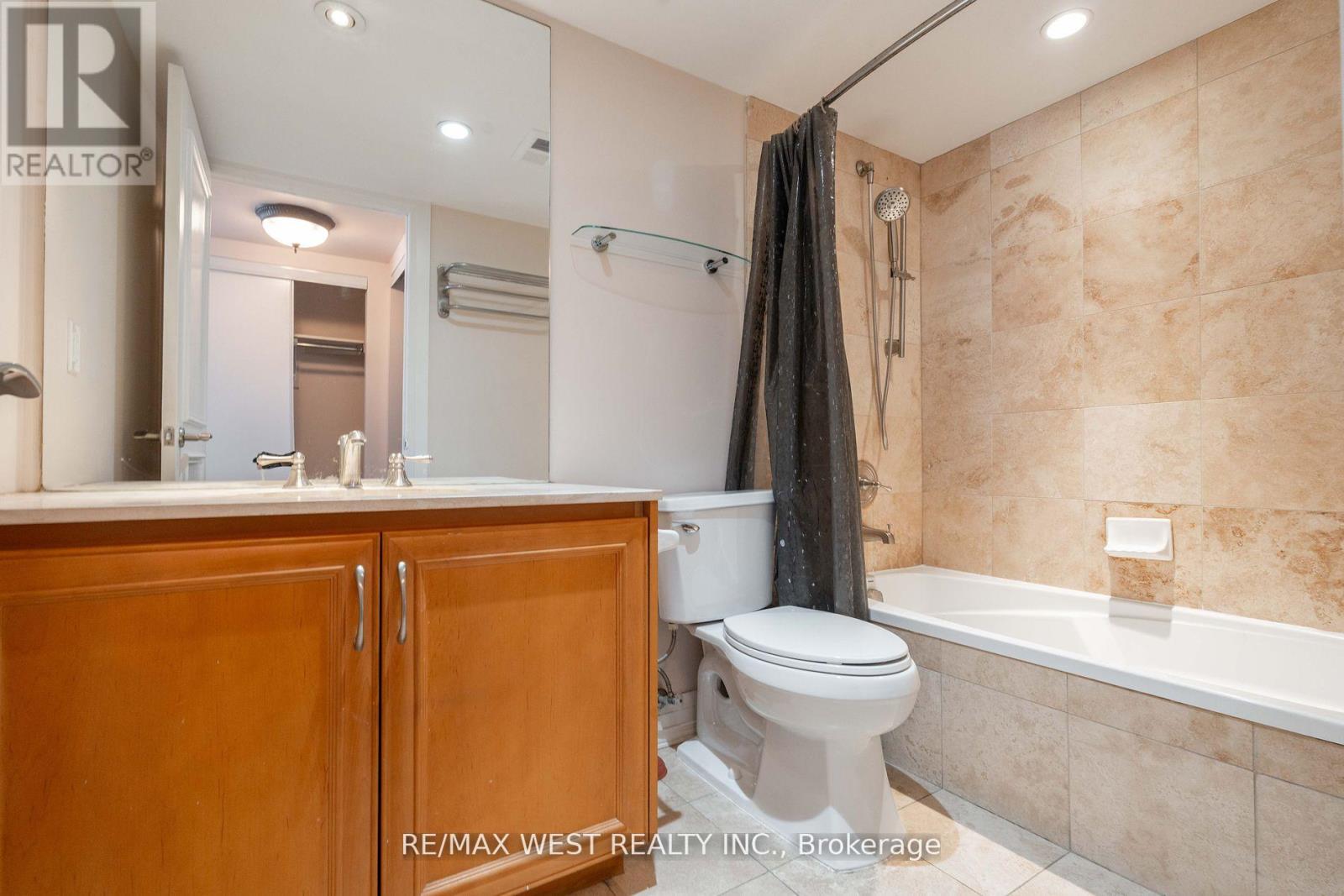 817 - 2737 Keele Street Property Photo 17