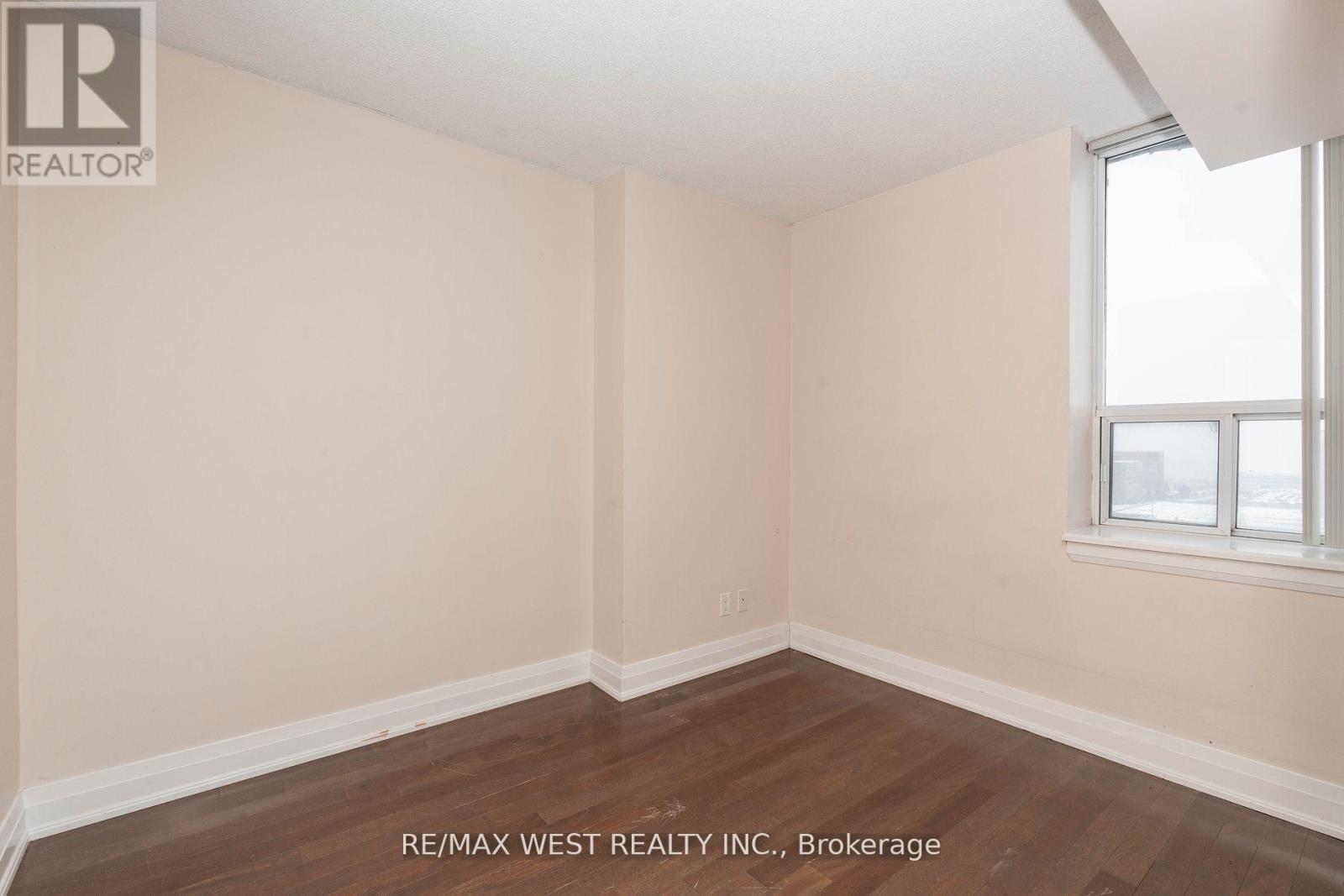 817 - 2737 Keele Street Property Photo 18