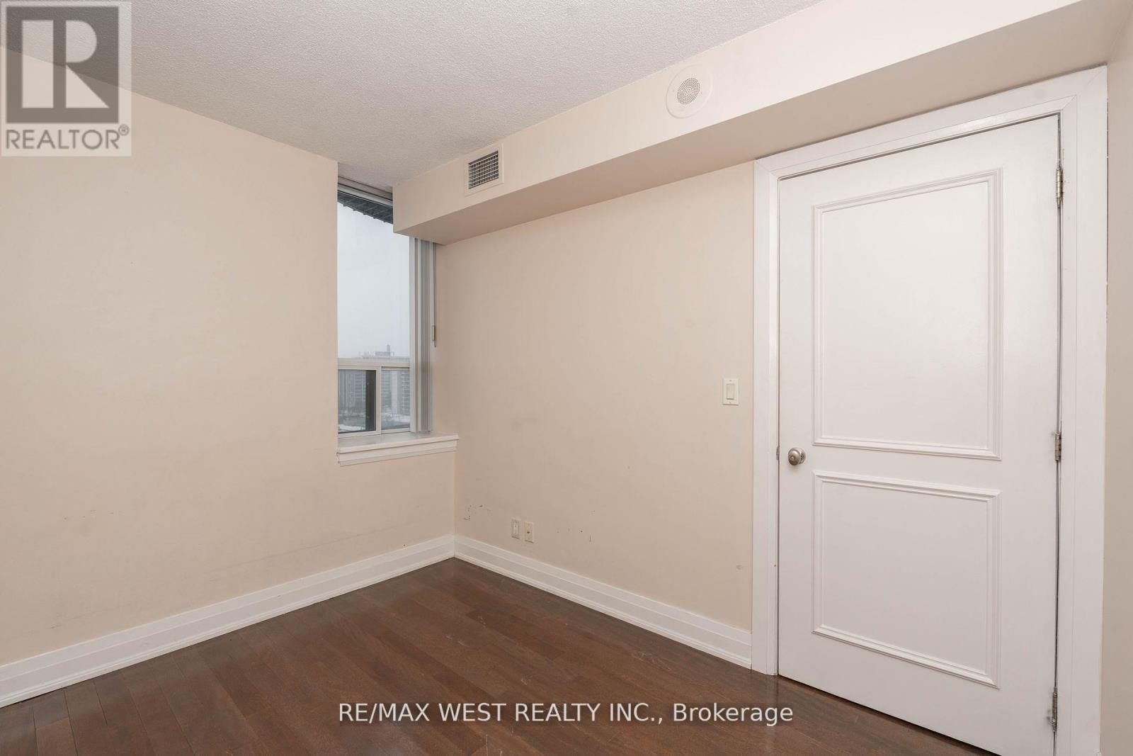 817 - 2737 Keele Street Property Photo 19