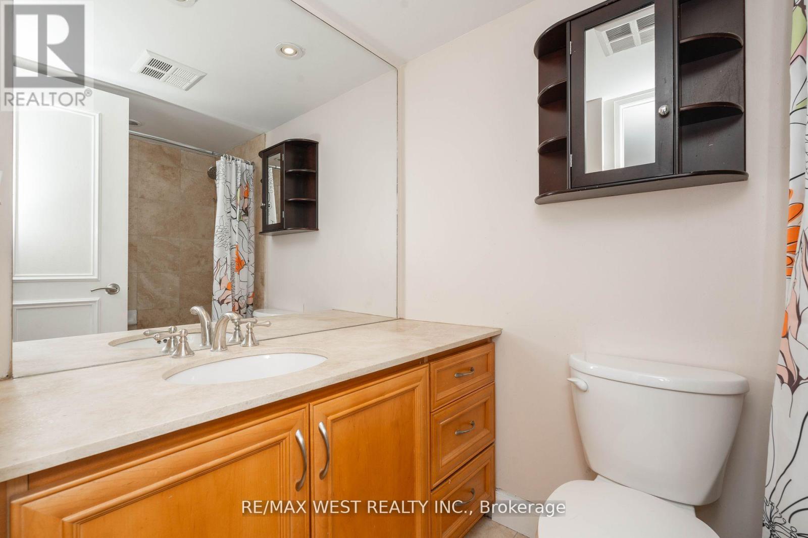 817 - 2737 Keele Street Property Photo 22
