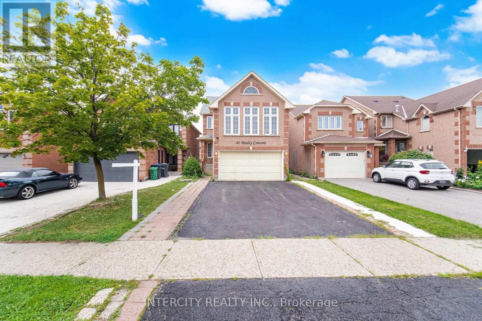 42 MOSLEY CRESCENT Property Photo 1