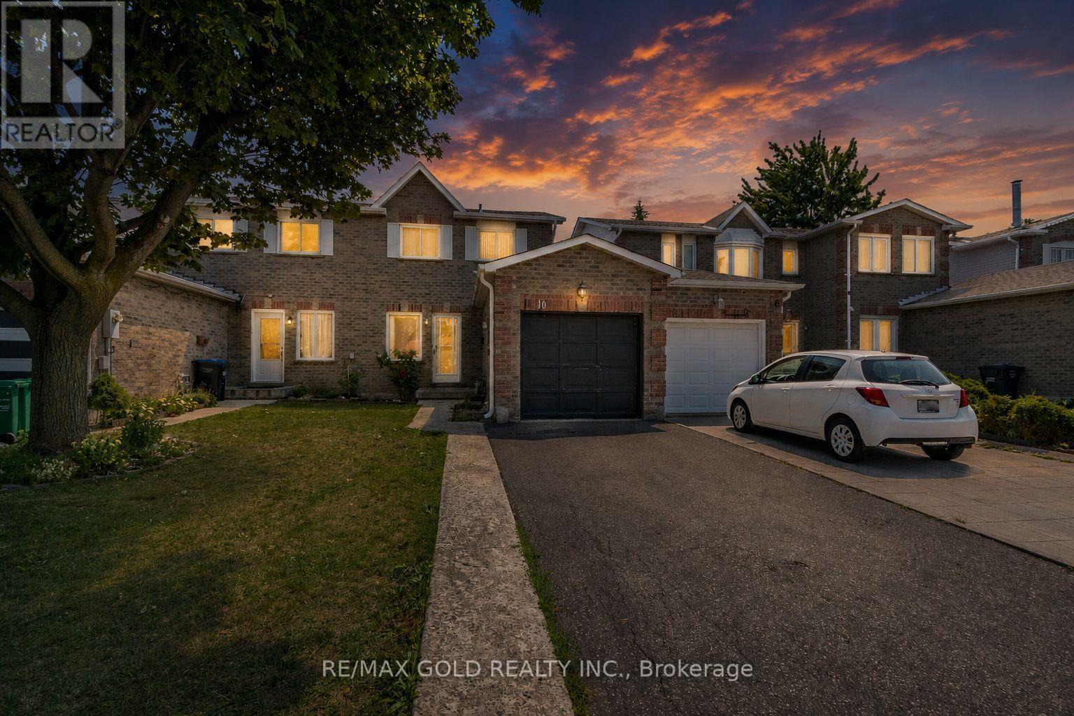 10 ELMSTEAD COURT