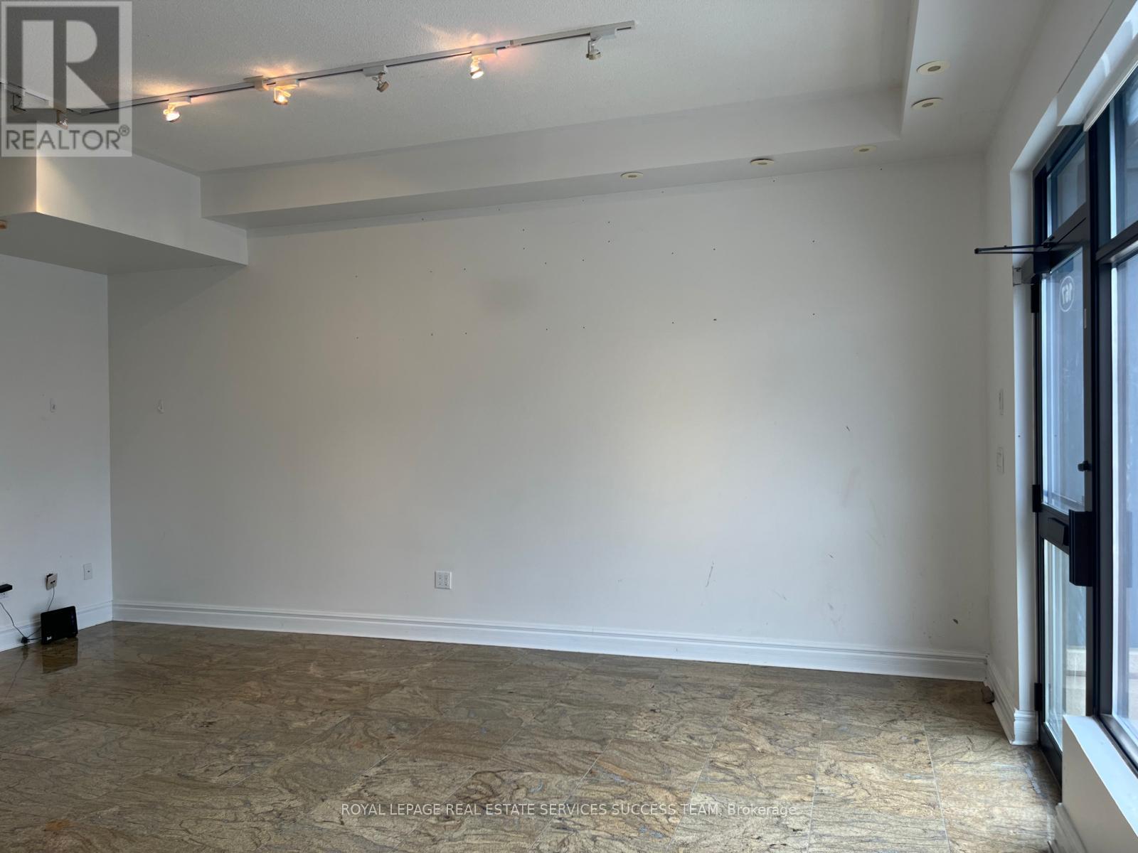 12 - 167 Lakeshore Road E Property Photo 5